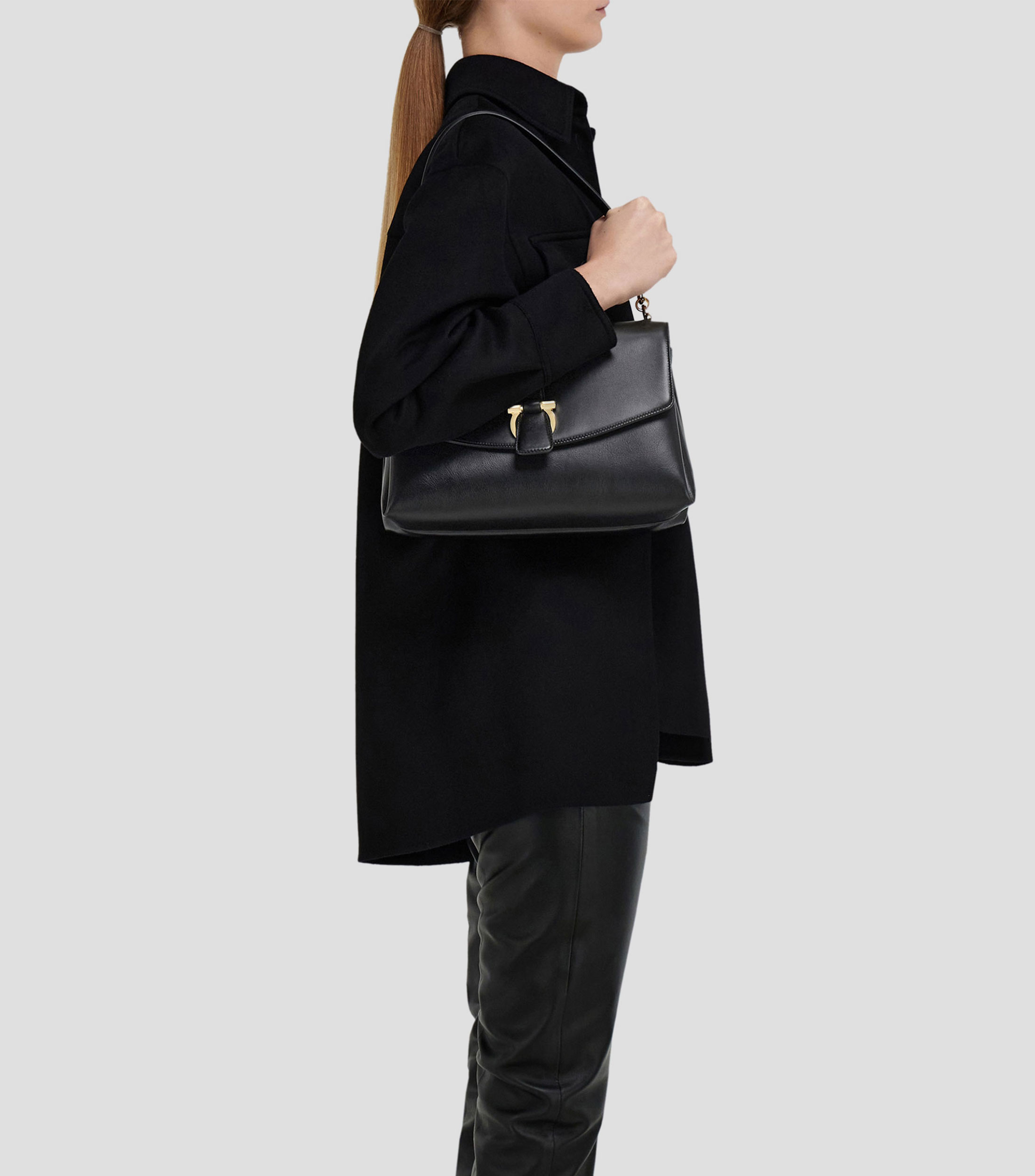 Bolsa shoulder con solapa Mujer