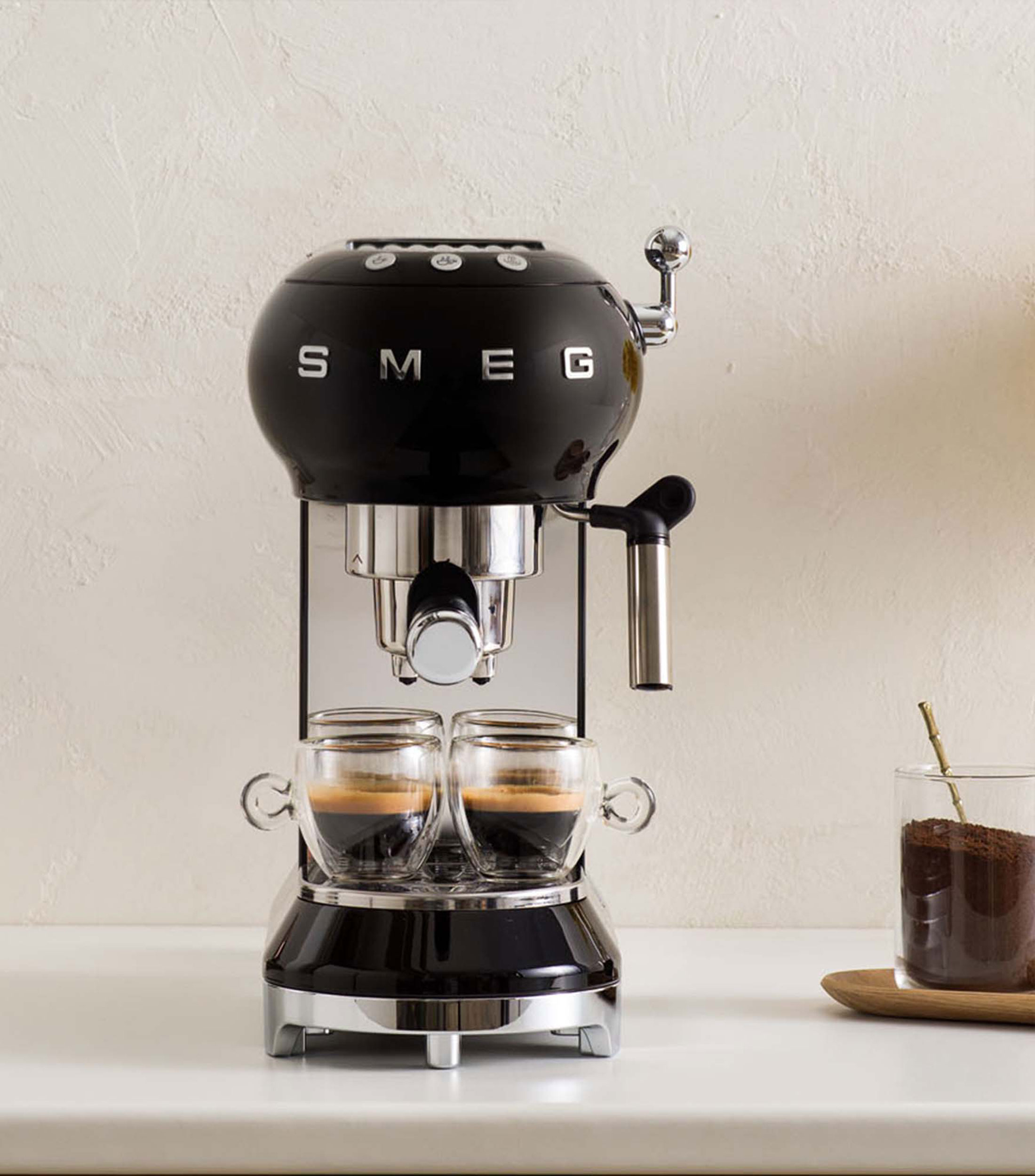 Cafetera Expreso ECF02BLUS Negra