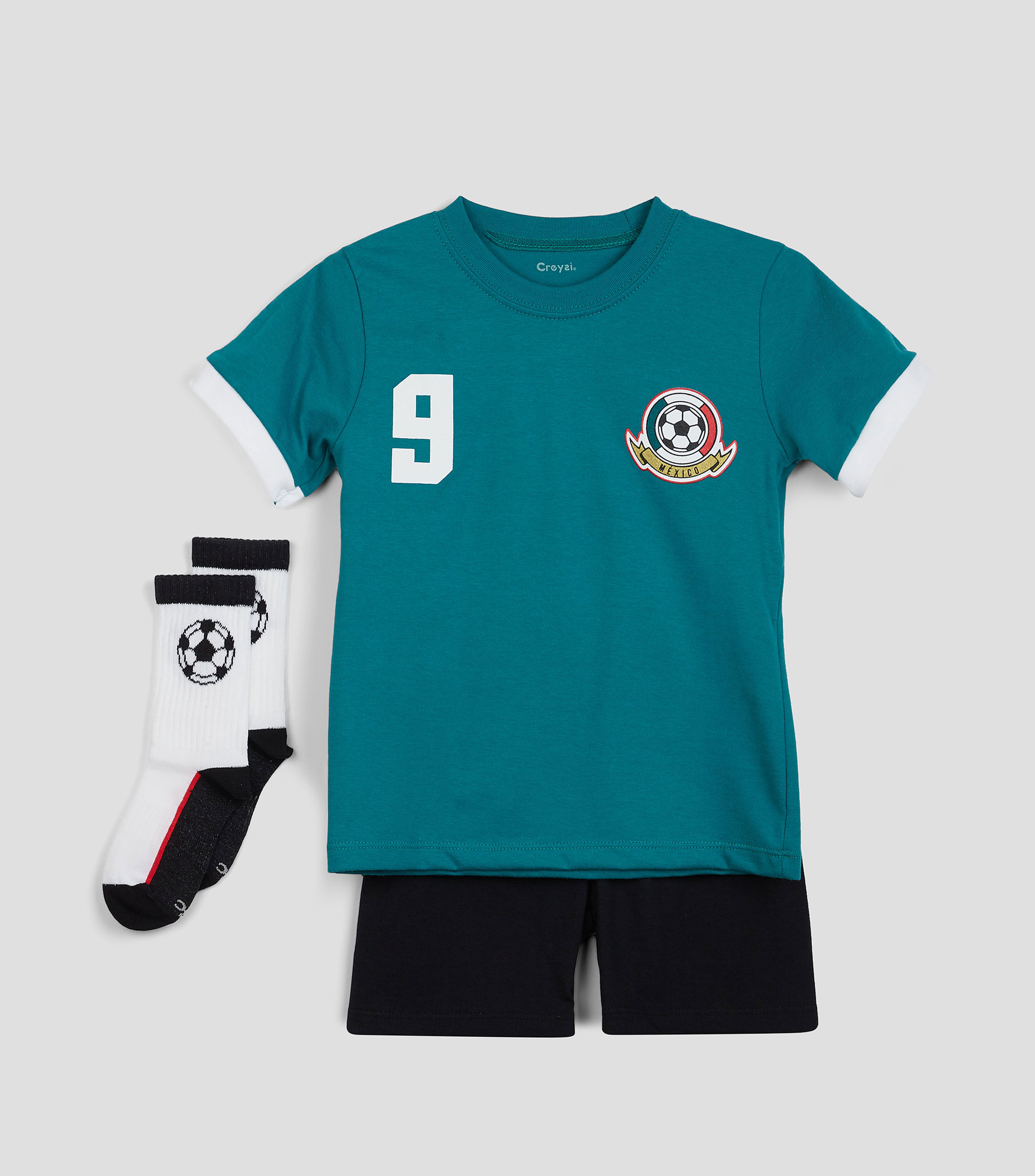 Conjunto de Playera, Short y Calcetines Niño