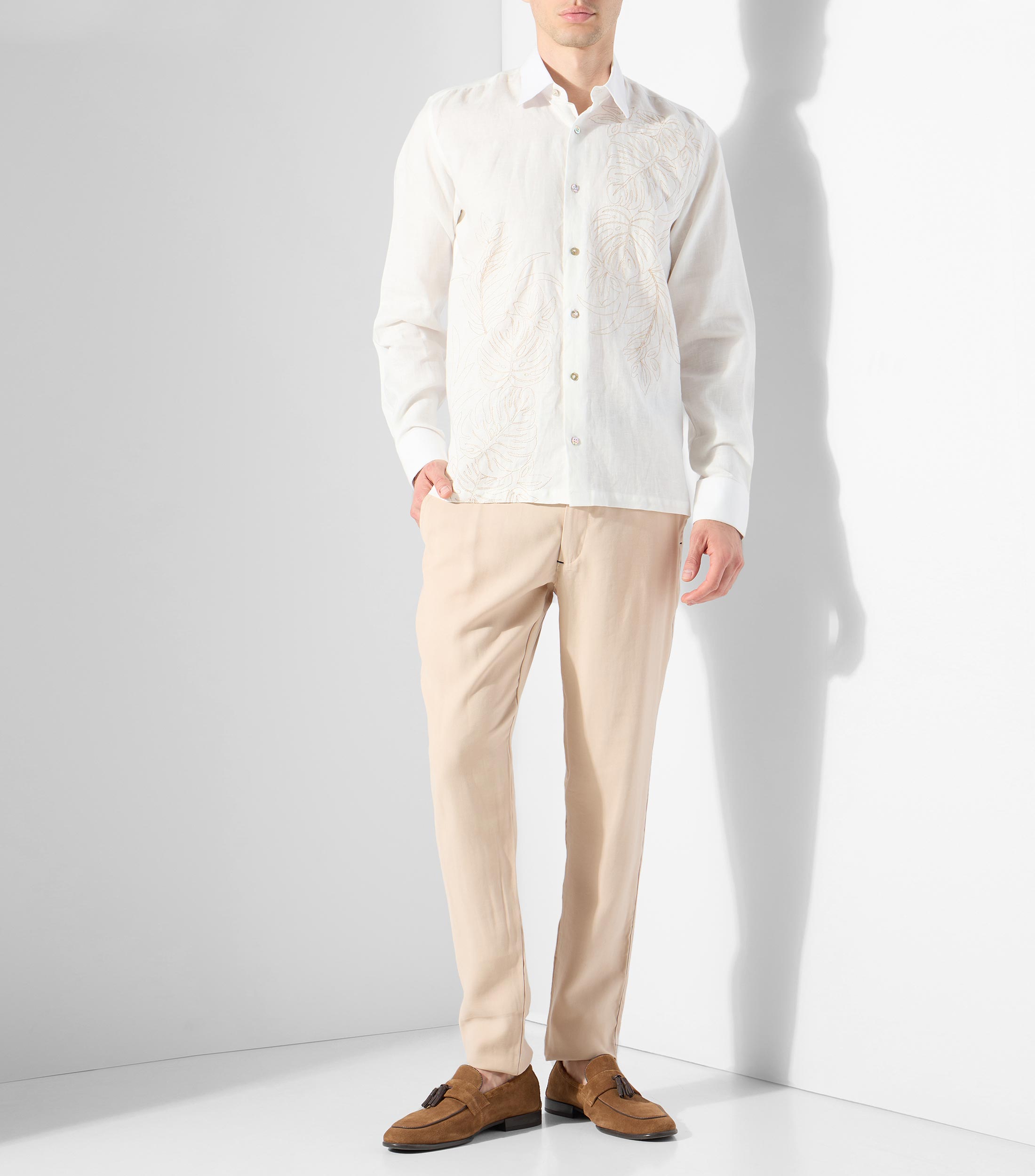 Camisa de lino con bordado y manga larga Hombre