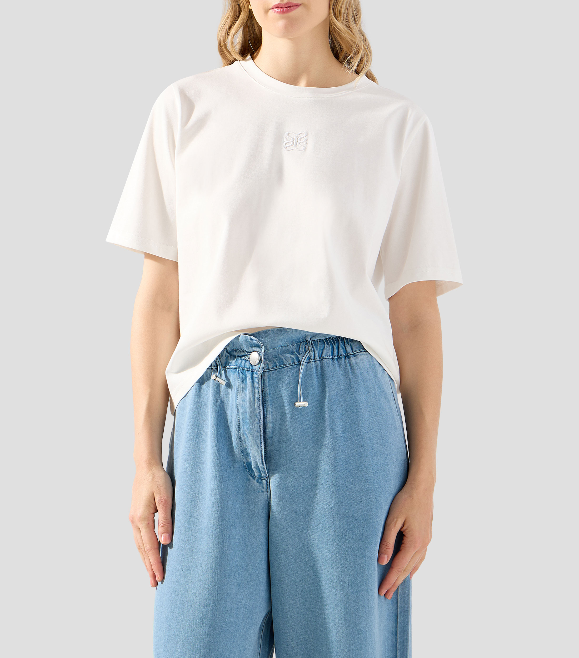 Playera cuello redondo manga corta lisa Mujer