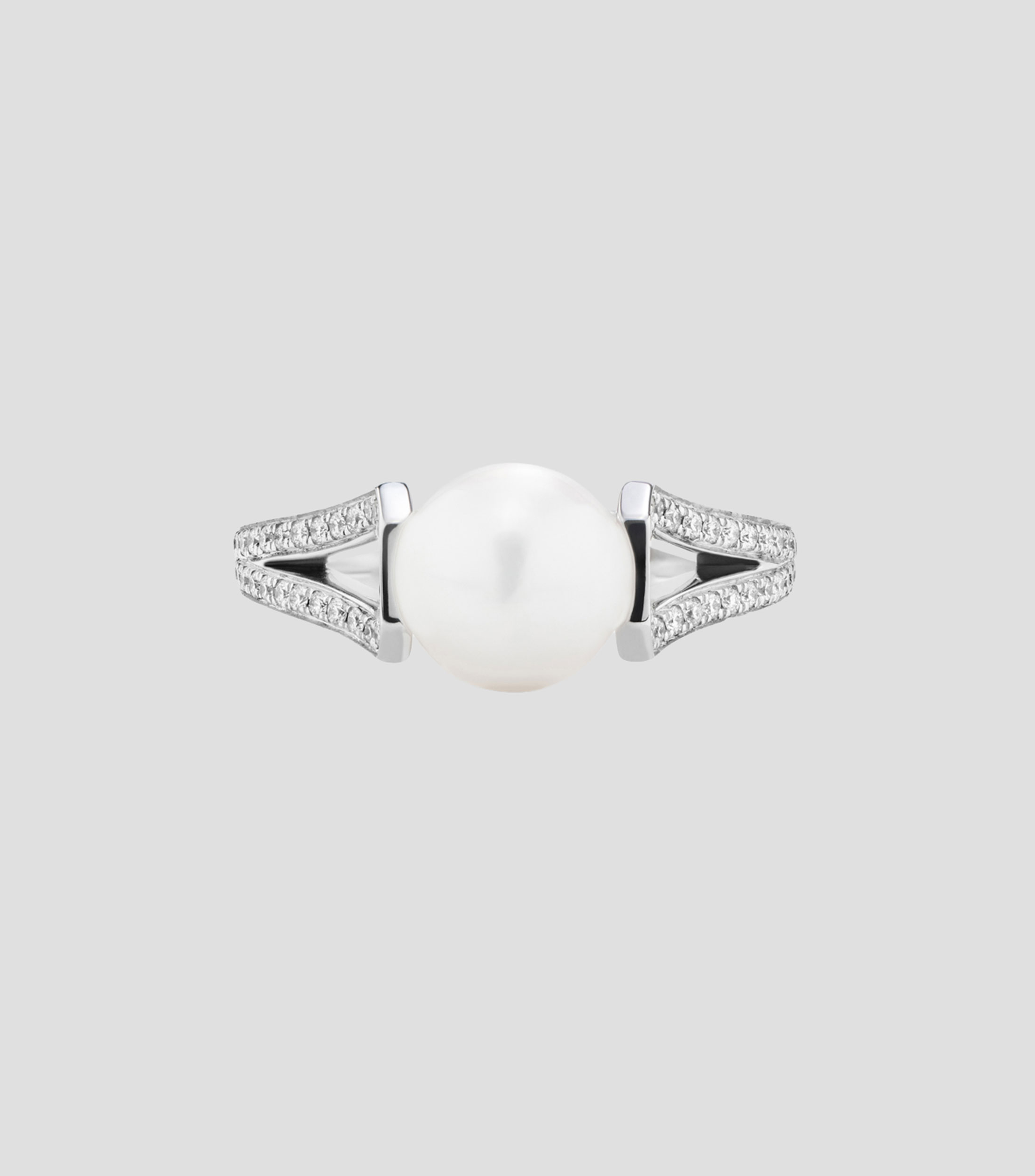 Anillo en Oro con perla y diamantes Mujer