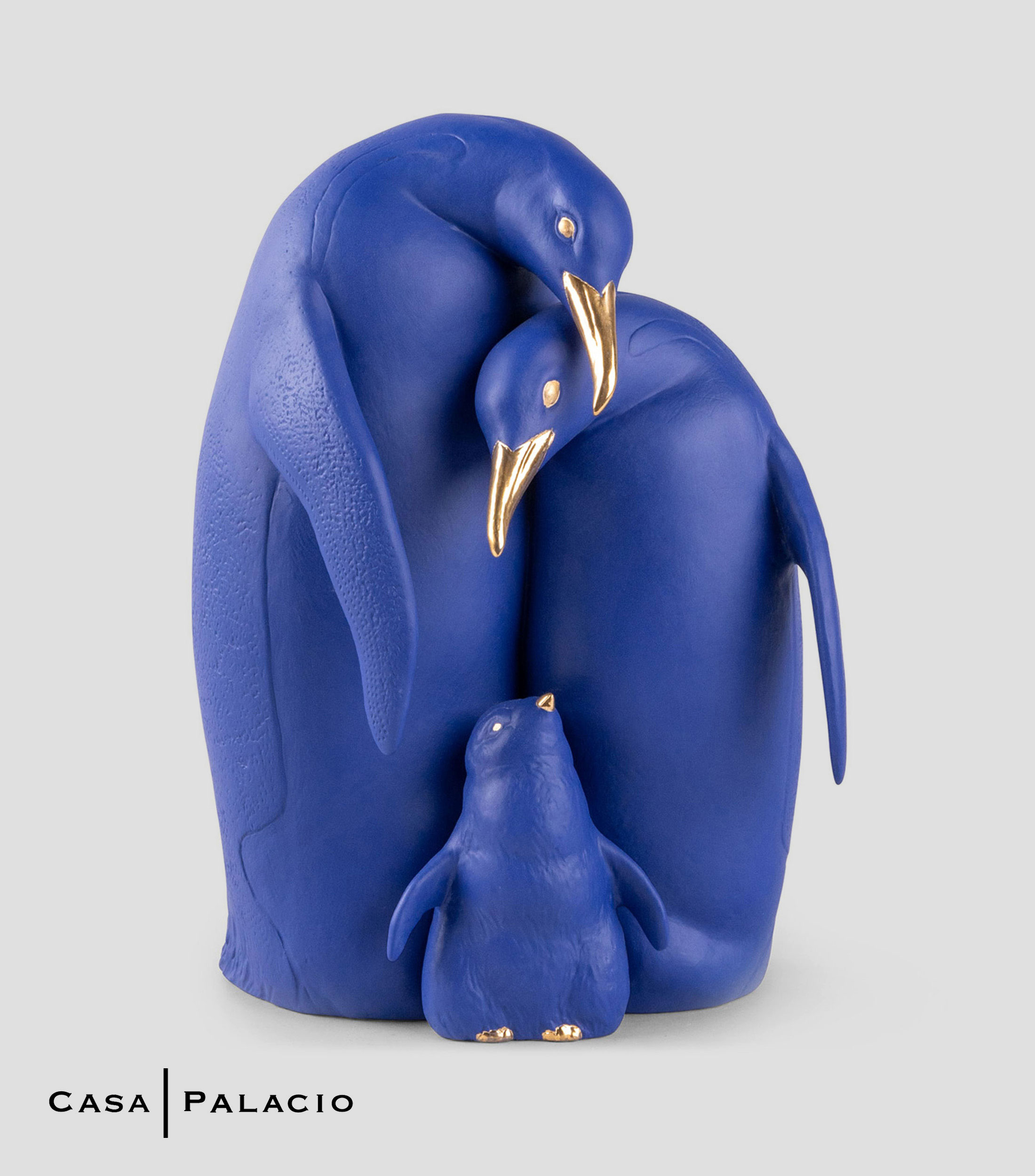 Figura Decorativa Familia de Pingüinos Azul en porcelana