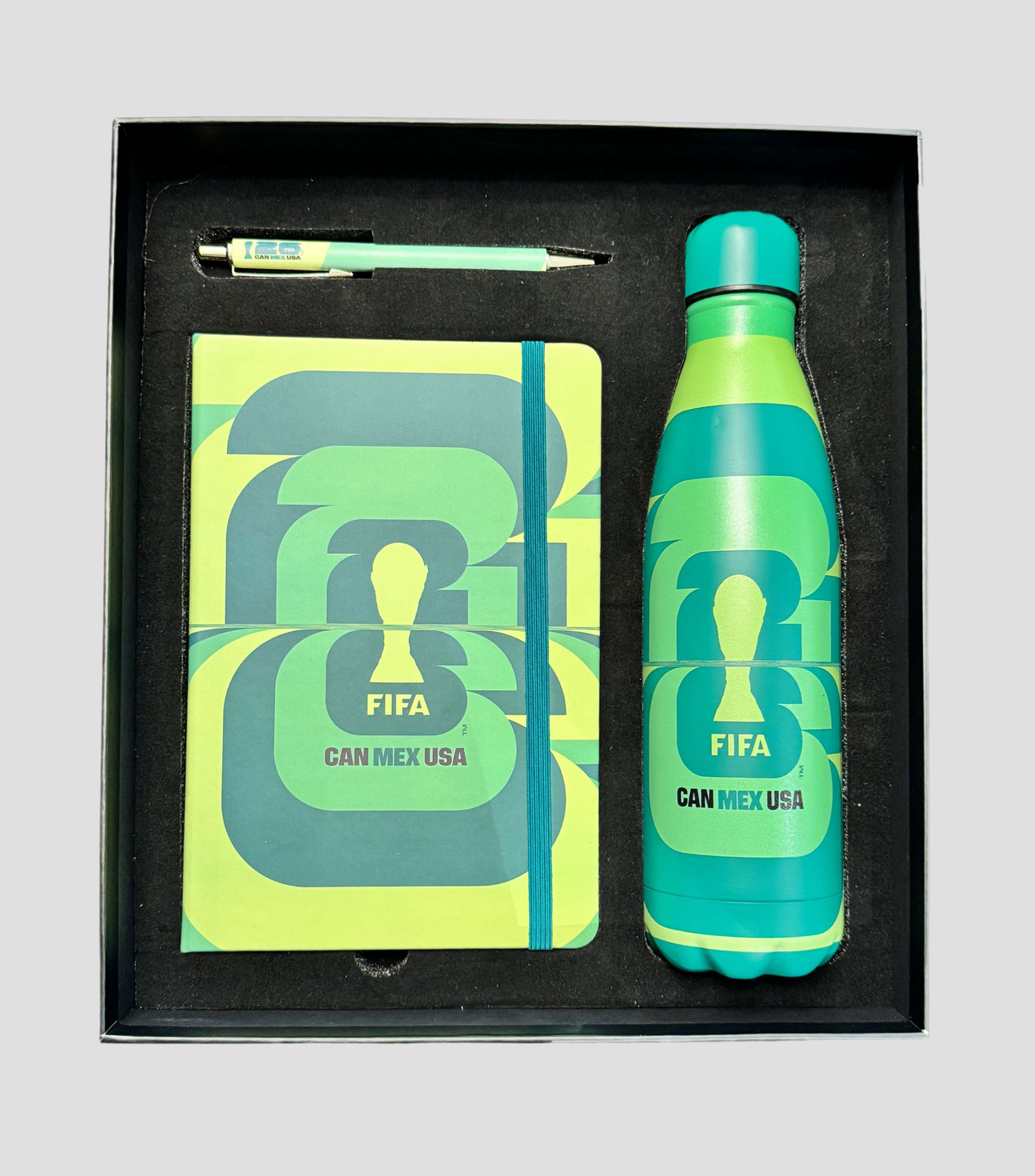 Set Libreta, pluma y termo 3 en 1 WC 2026 Verde