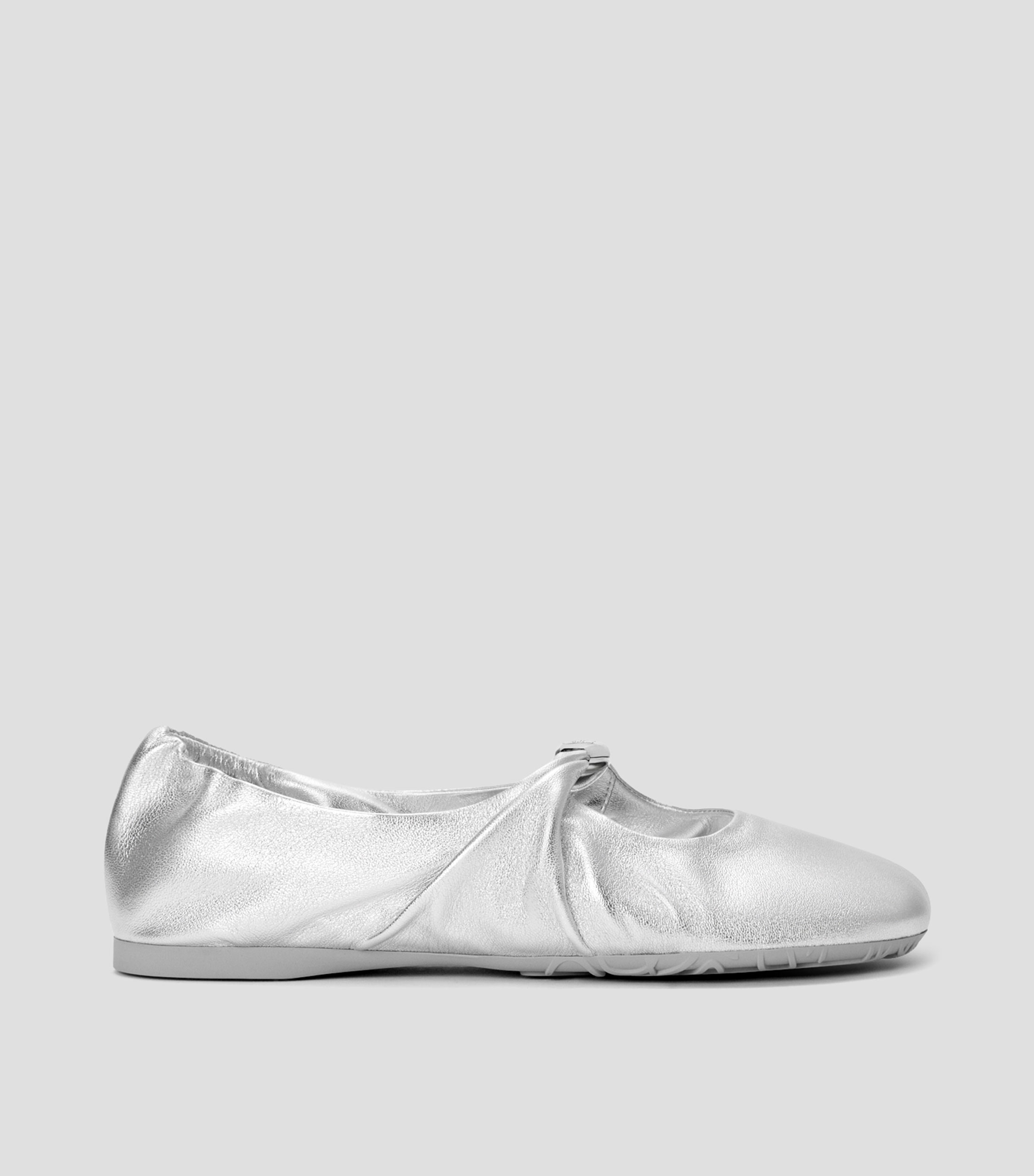 Flats Pebble Soft en piel con cinta Mujer