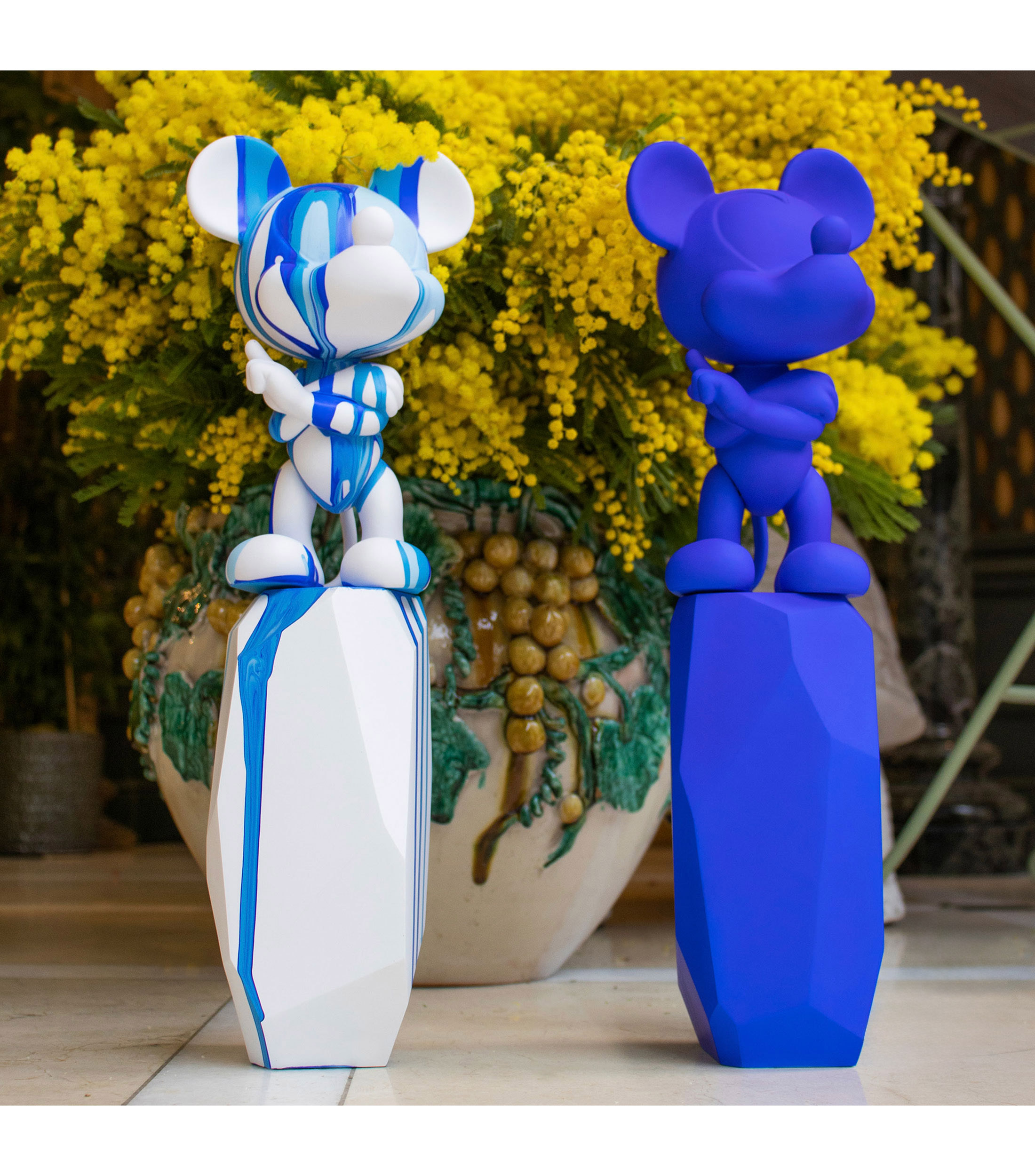 Figura Decorativa Mickey Flow Arik Levy en Resina y Vinil
