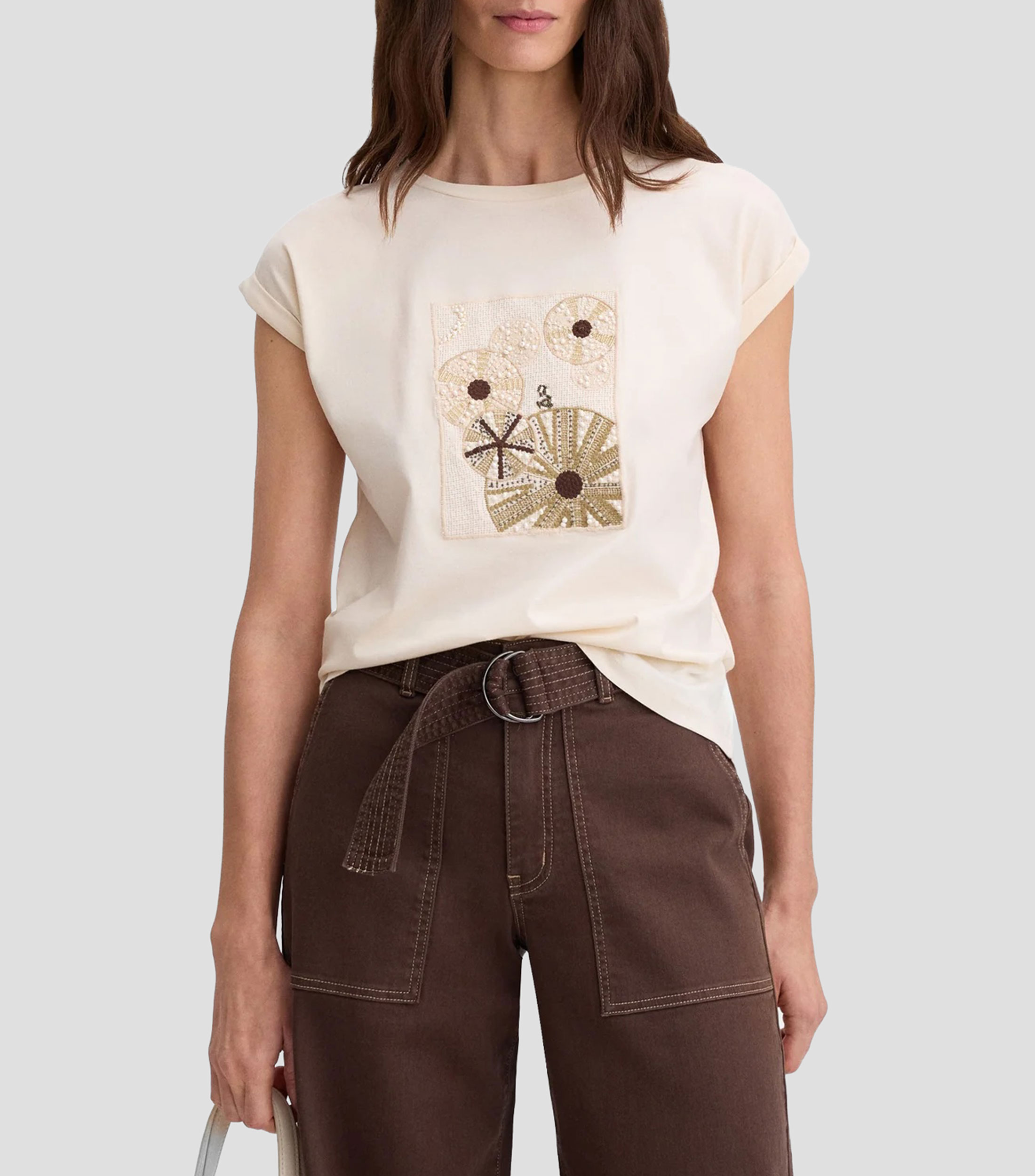 Playera de cuello redondo con manga corta bordada Mujer