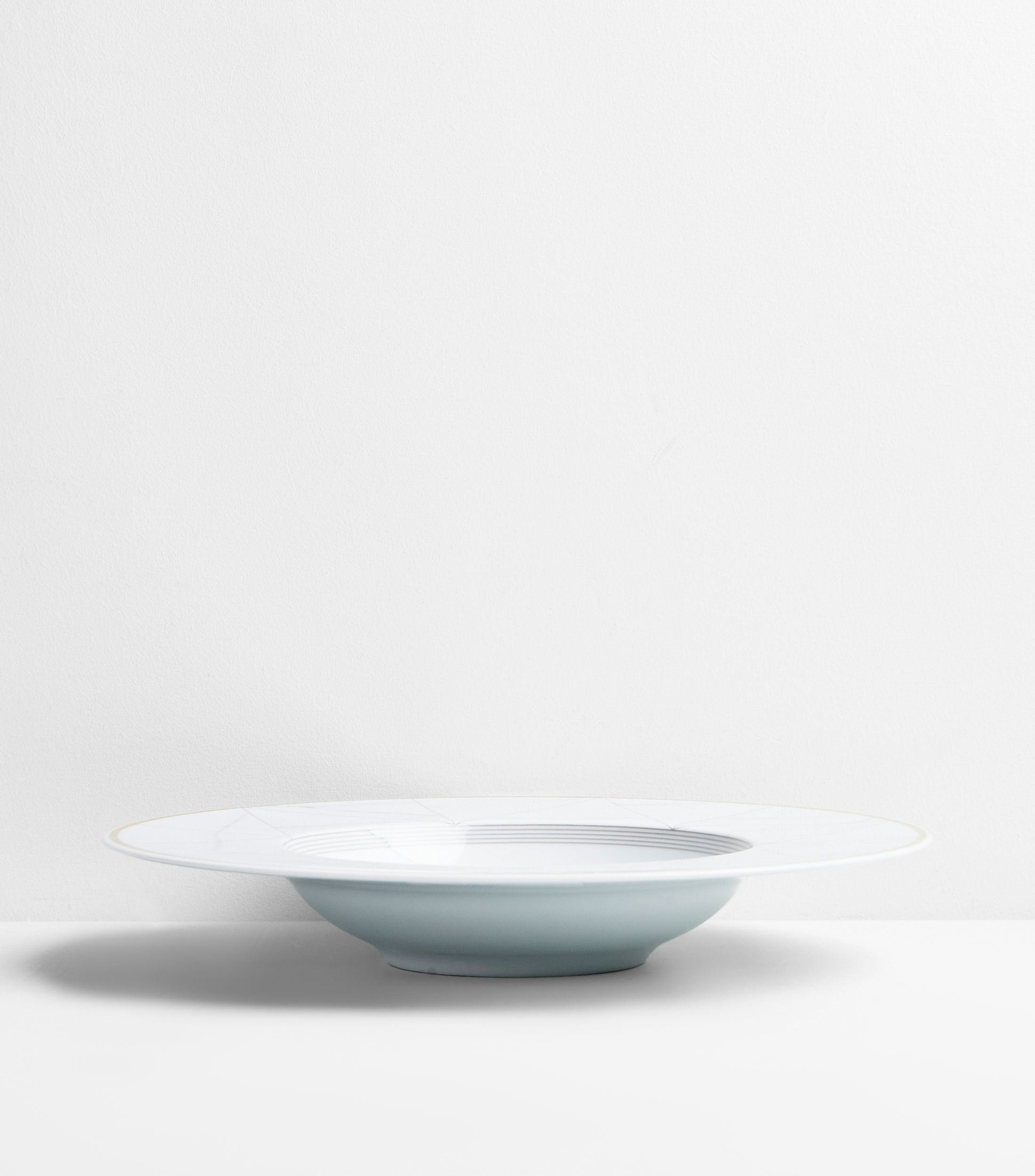 Plato hondo Carrara