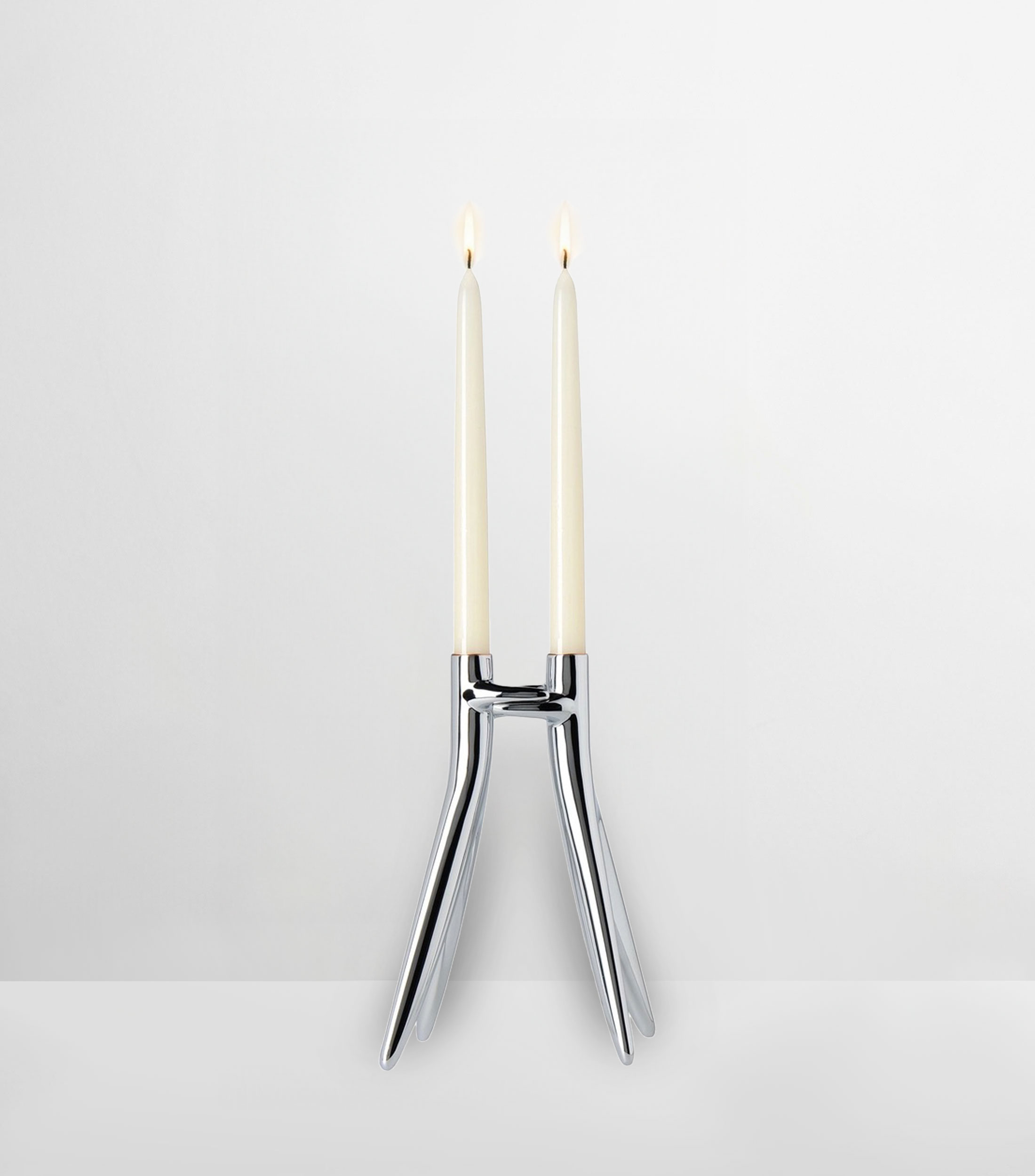 Candelabro Abbracciaio en aluminio