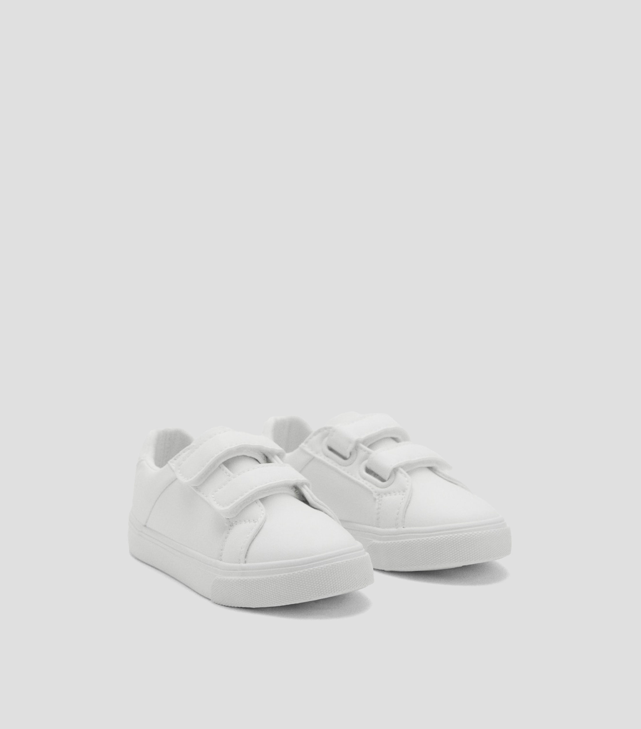 Tenis casuales con velcro Bebe