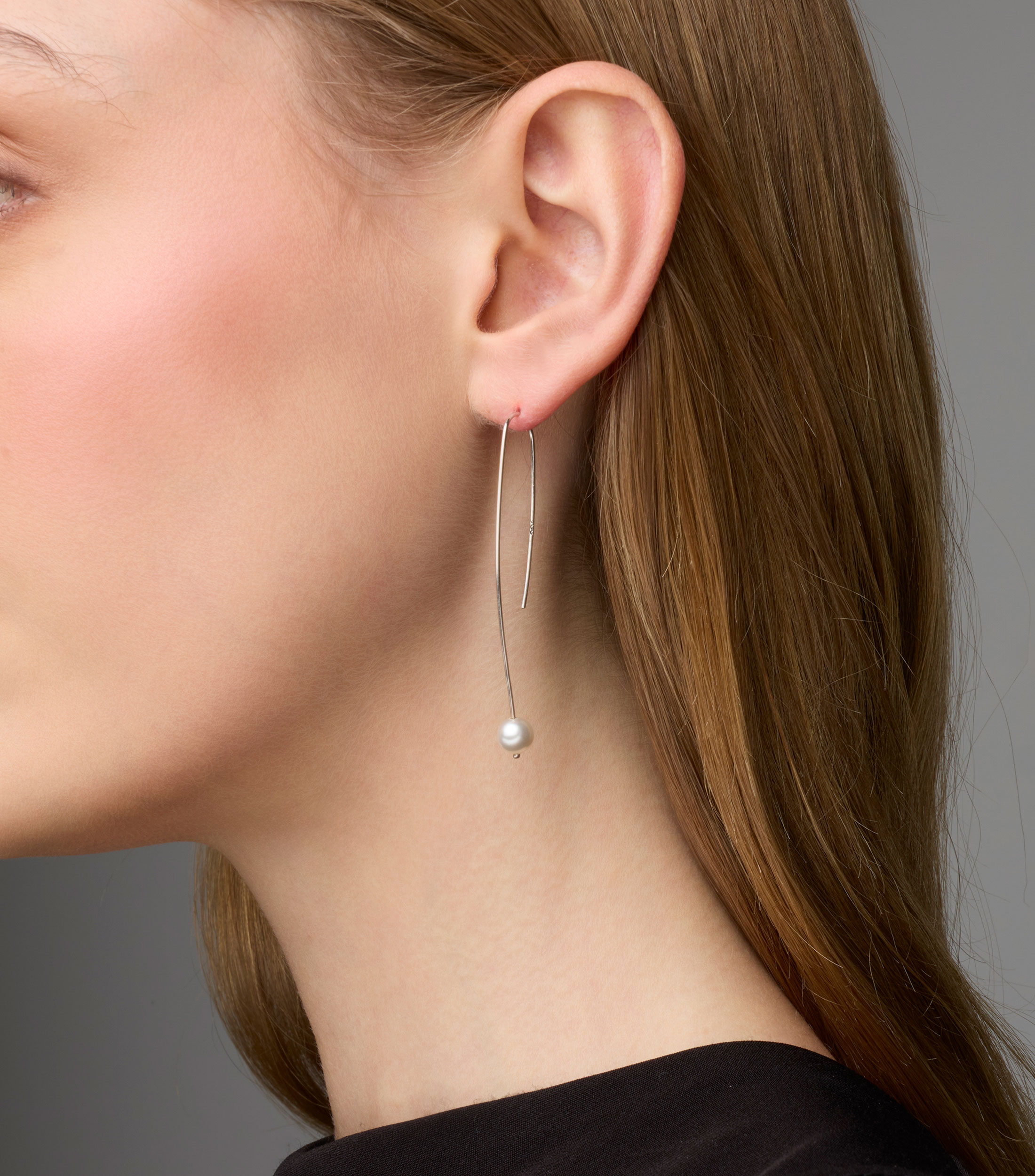 Aretes de gancho en plata con perla Mujer