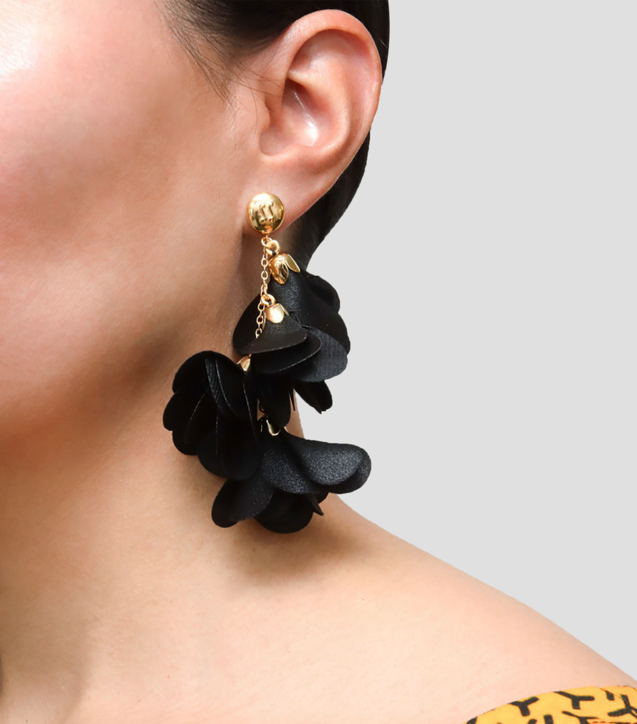 Aretes con flores Mujer