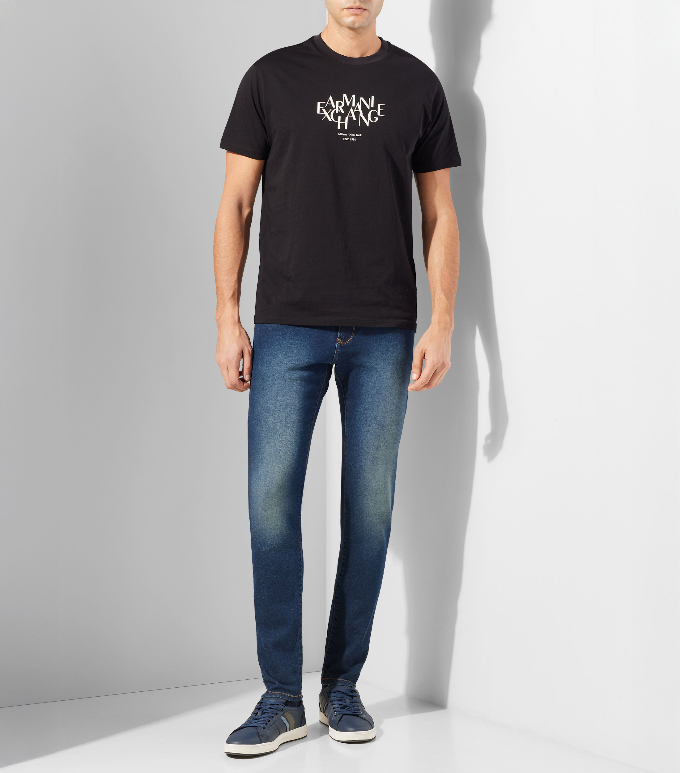 Playera cuello redondo manga corta estampada Hombre