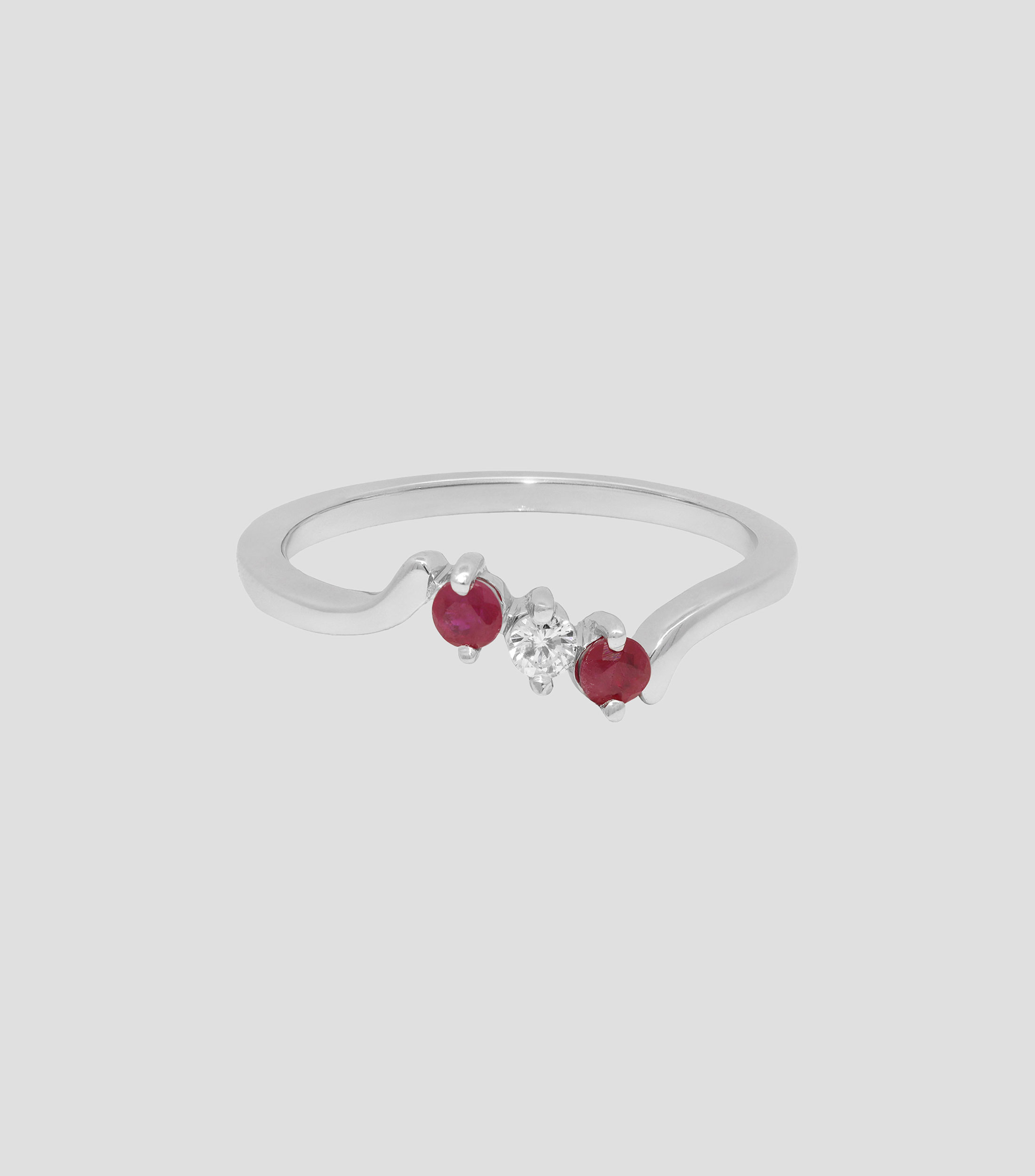 Anillo en oro blanco de 14 kilates con rubí y diamantes Mujer