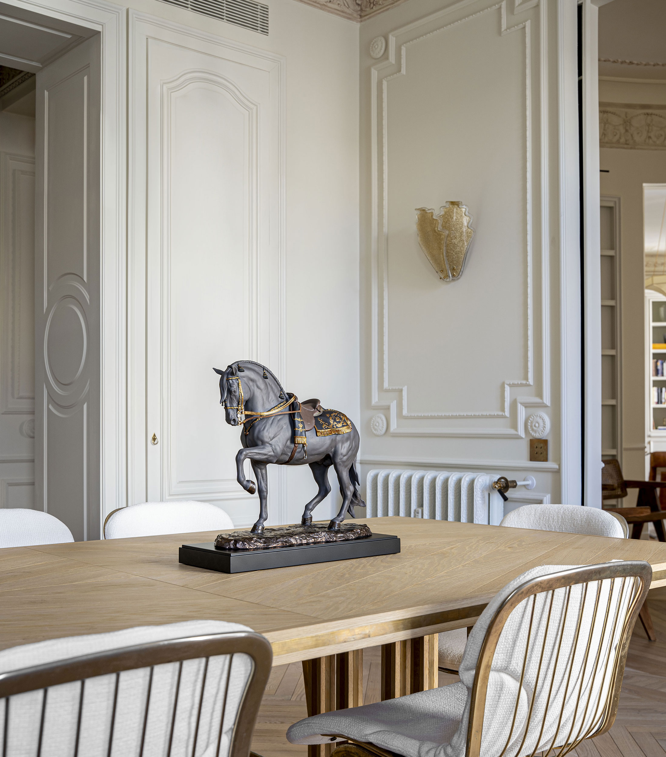 Escultura Caballo Español Negro en porcelana
