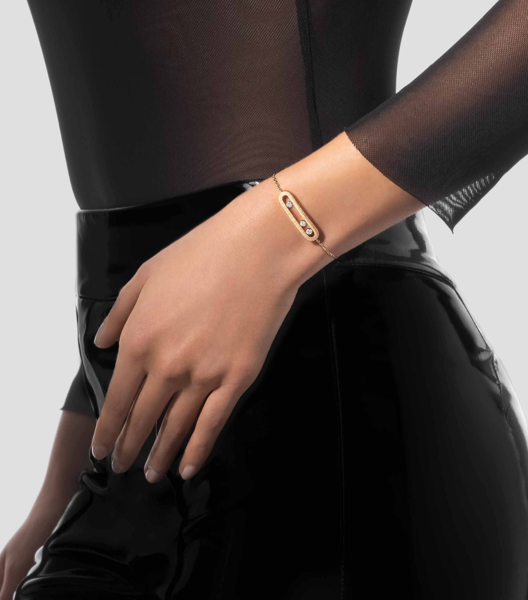 Pulsera en oro amarillo de 18 kilates con diamantes Move Mujer