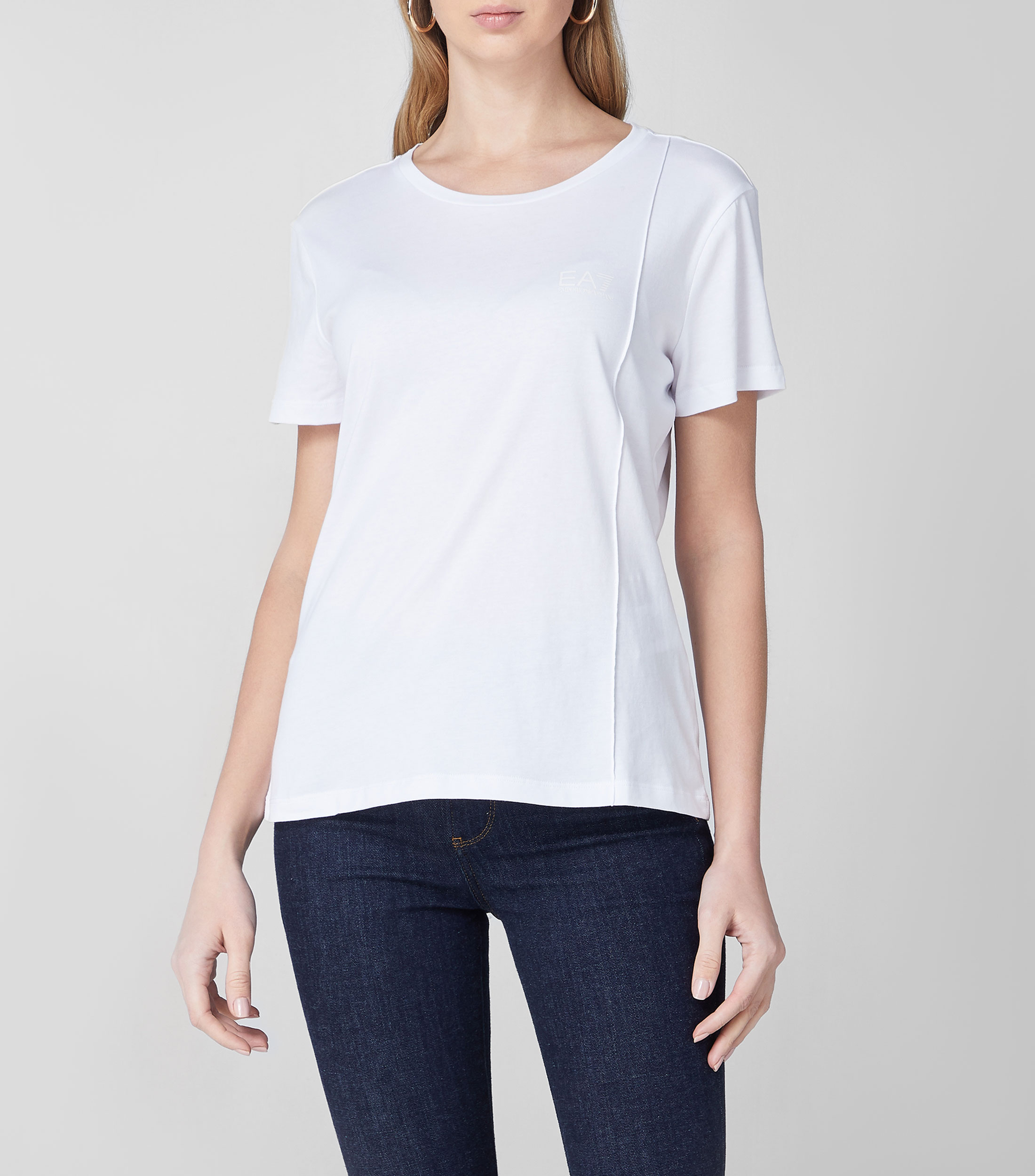 Playera de cuello redondo y manga corta con estampado a tono Mujer
