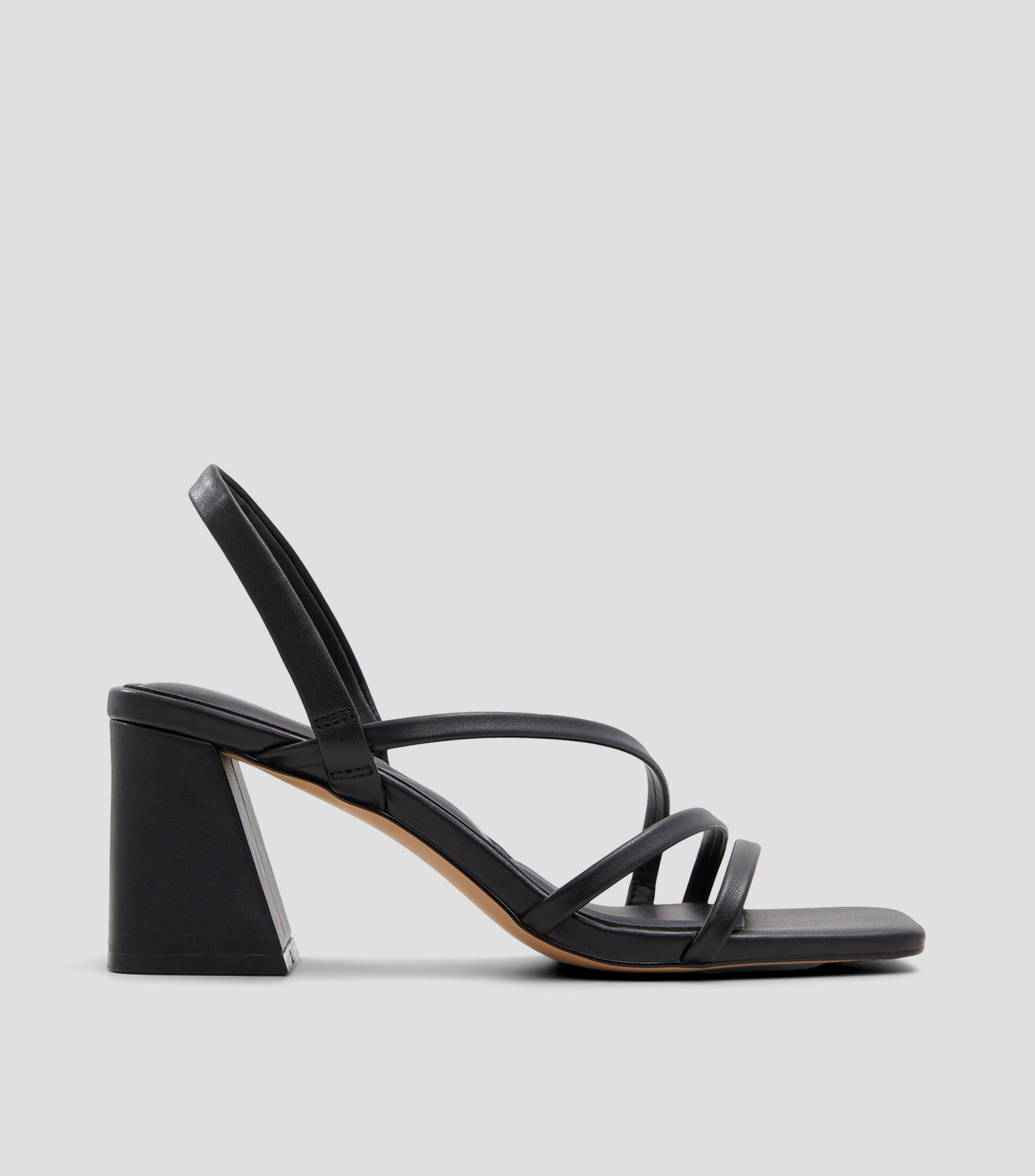 Sandalias con tiras y tacón medio Mujer