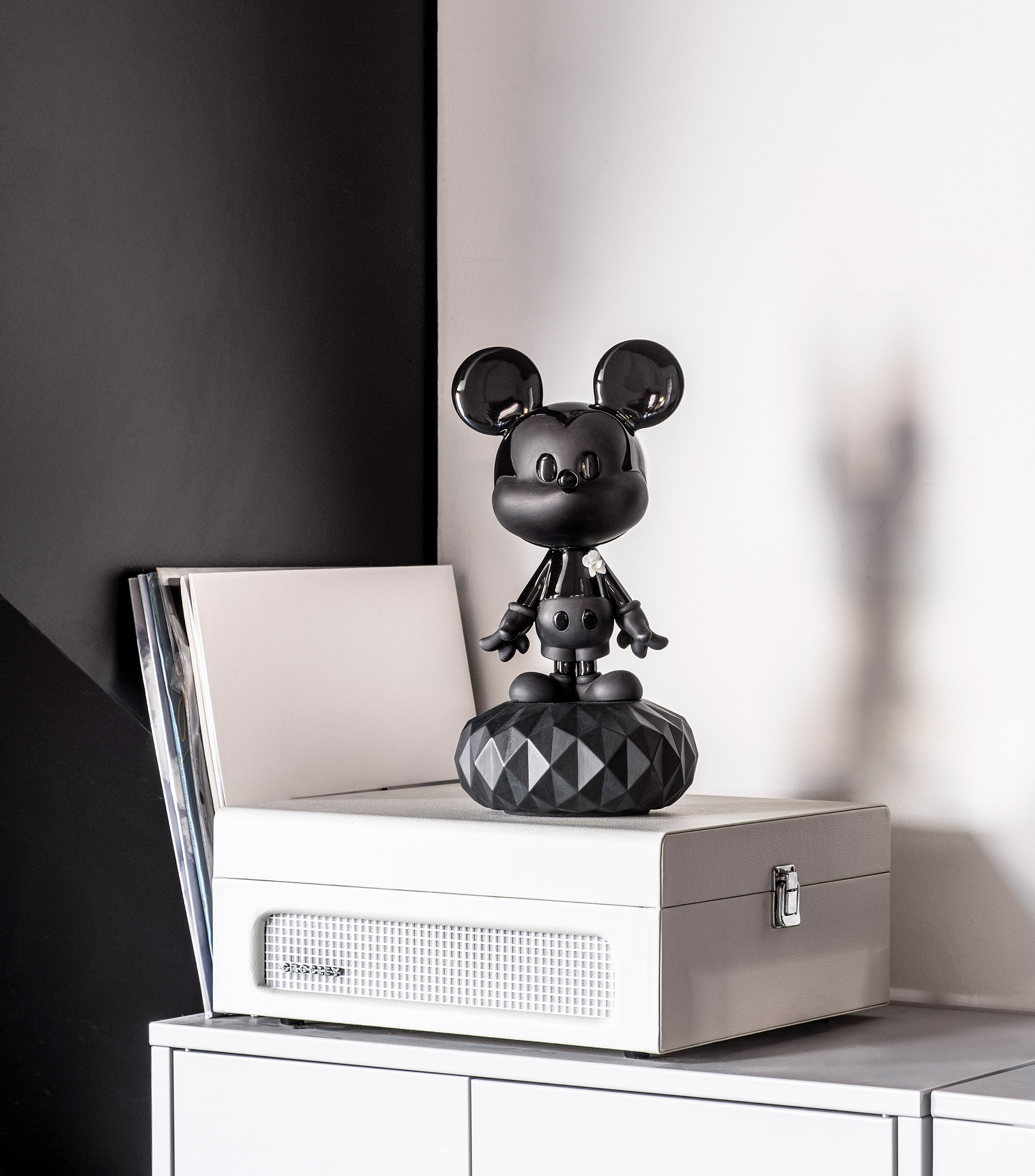 Escultura Mickey Mouse en Porcelana
