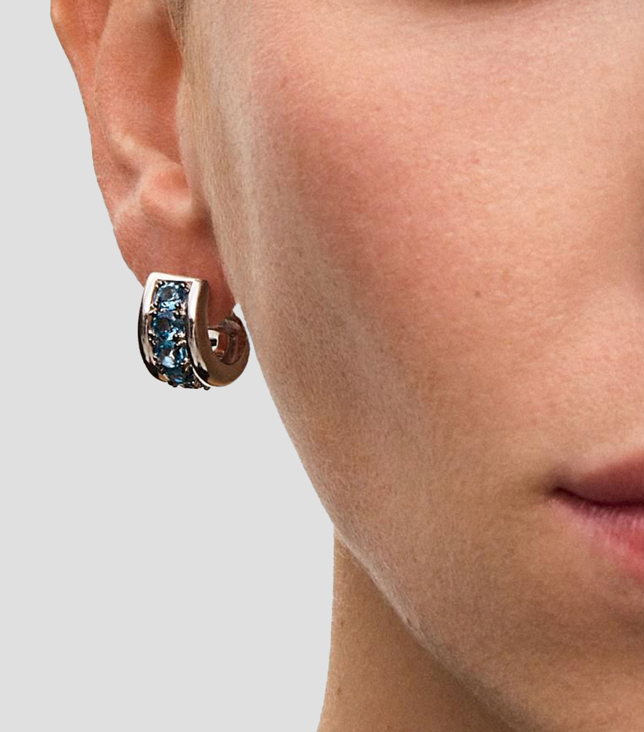 Aretes en Plata .925 con pave de topacios london Mujer