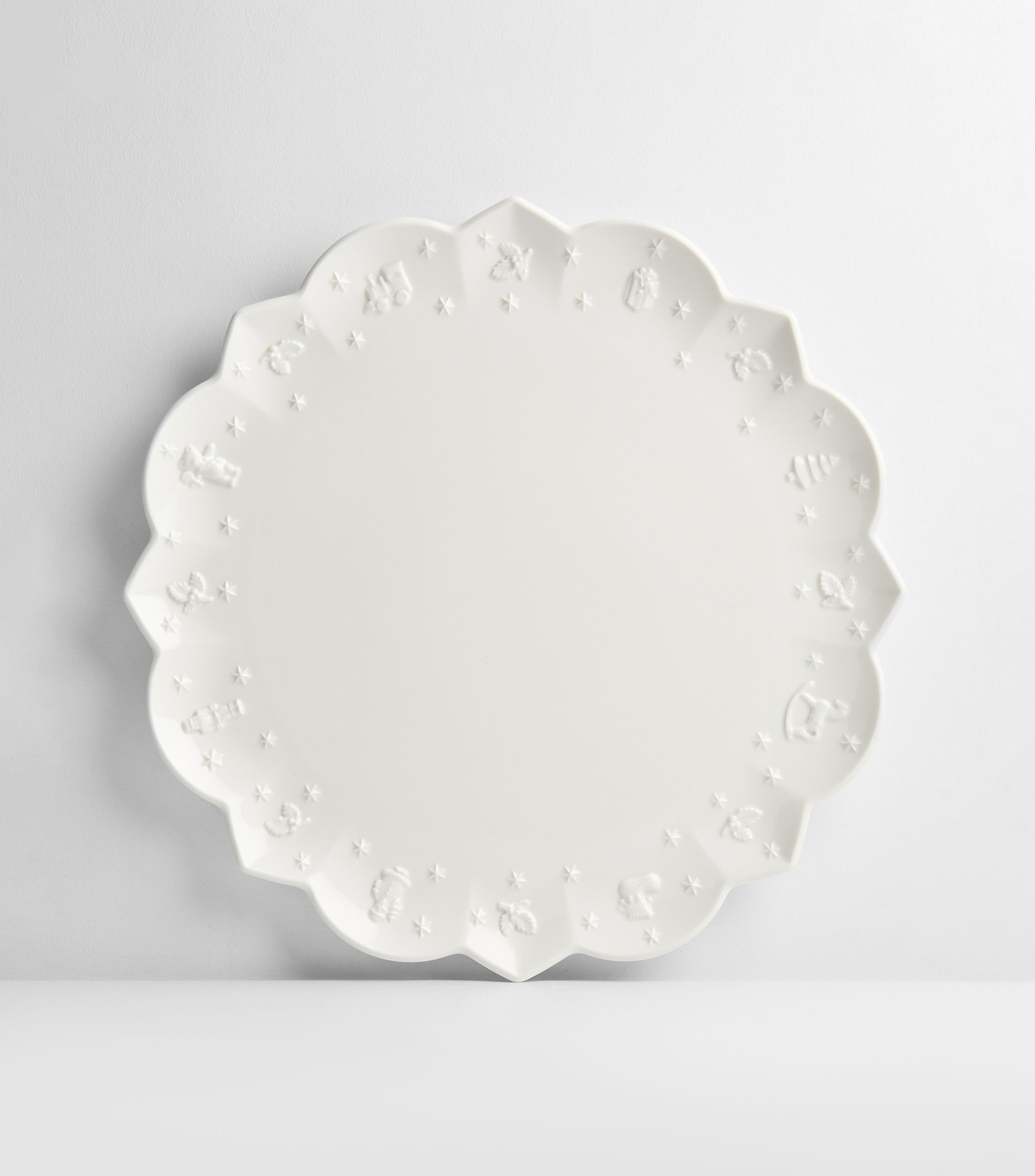 Plato de presentación Toy’s Delight Royal Classic con relieve