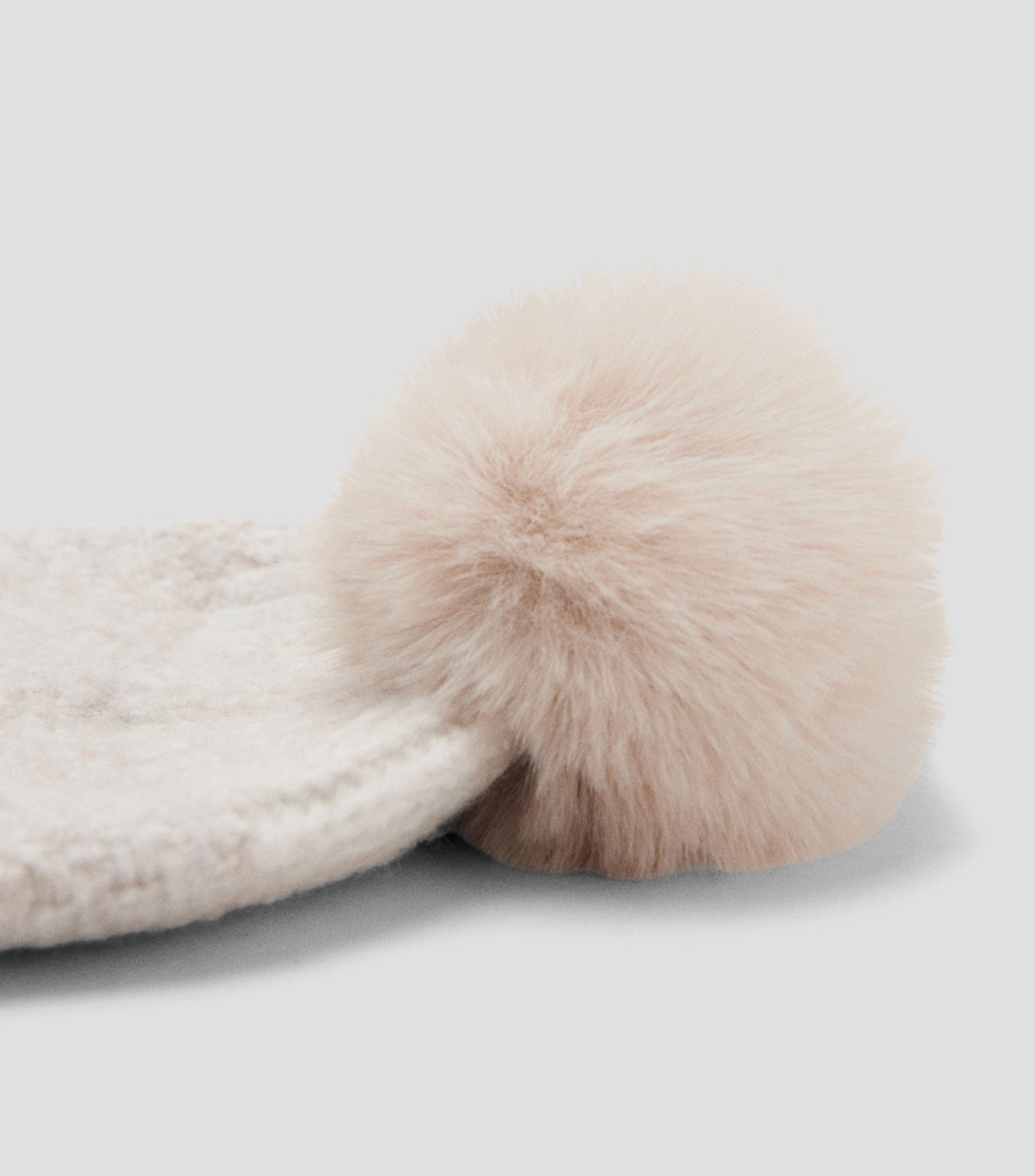 Gorro con borla Niña