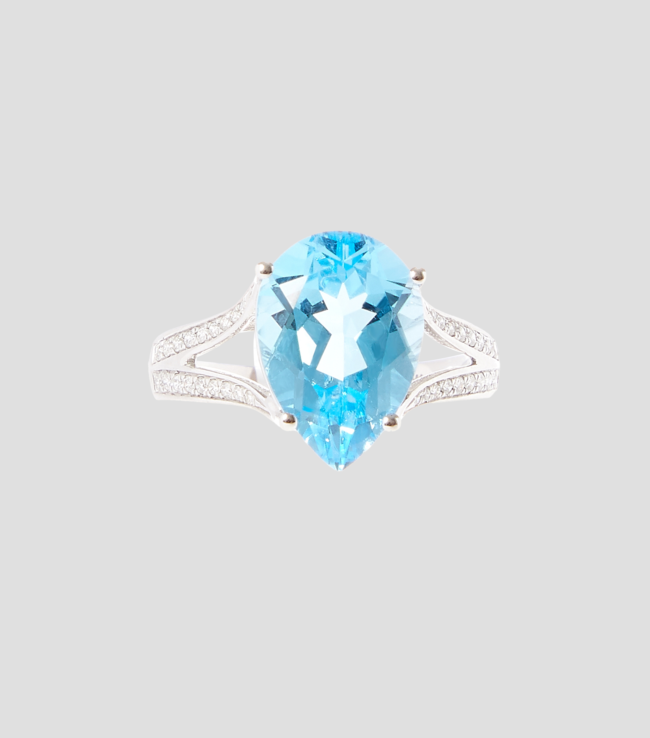 Anillo en oro blanco de 14 kilates con piedra Mujer