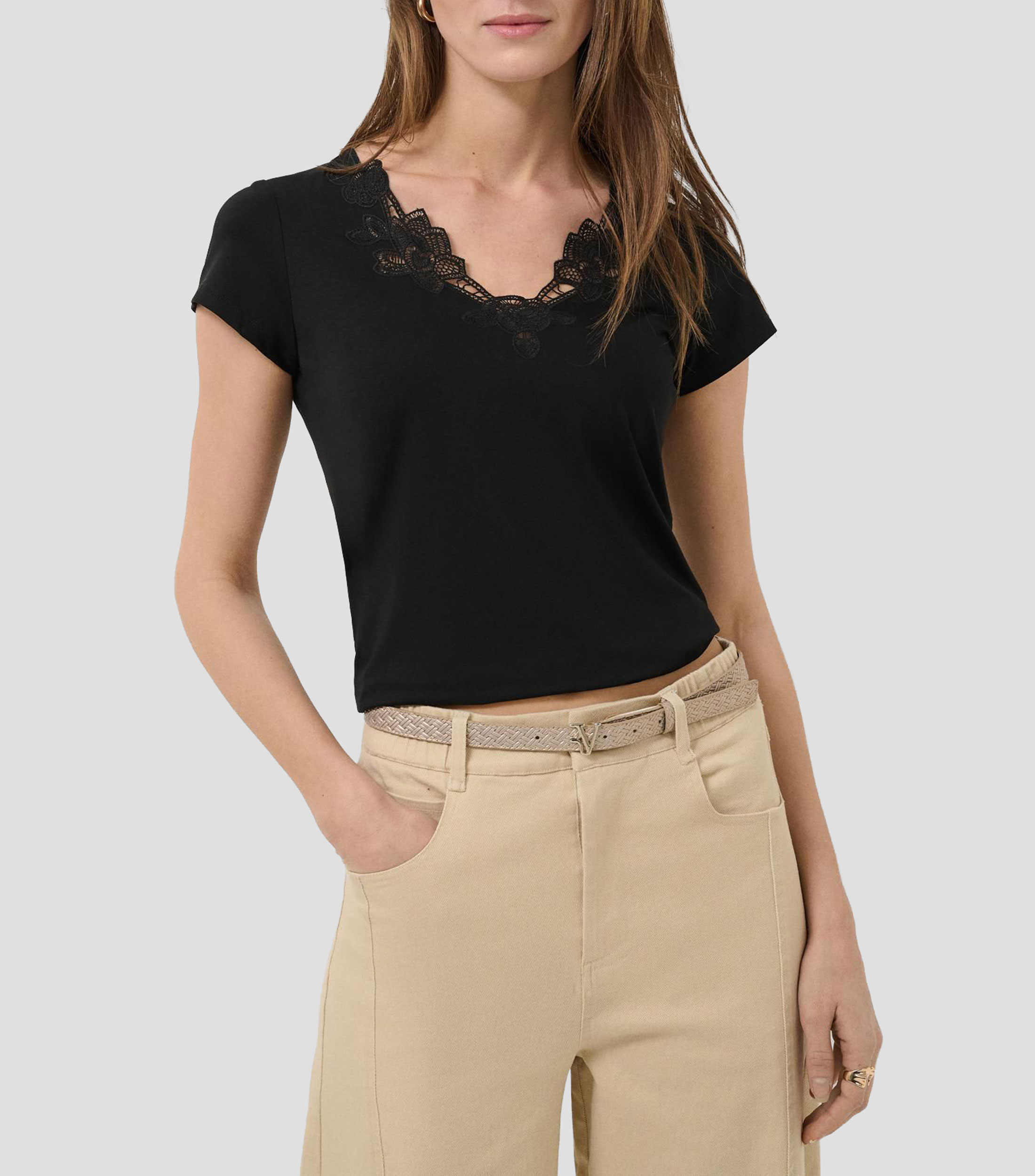 Playera cuello V manga corta lisa Mujer