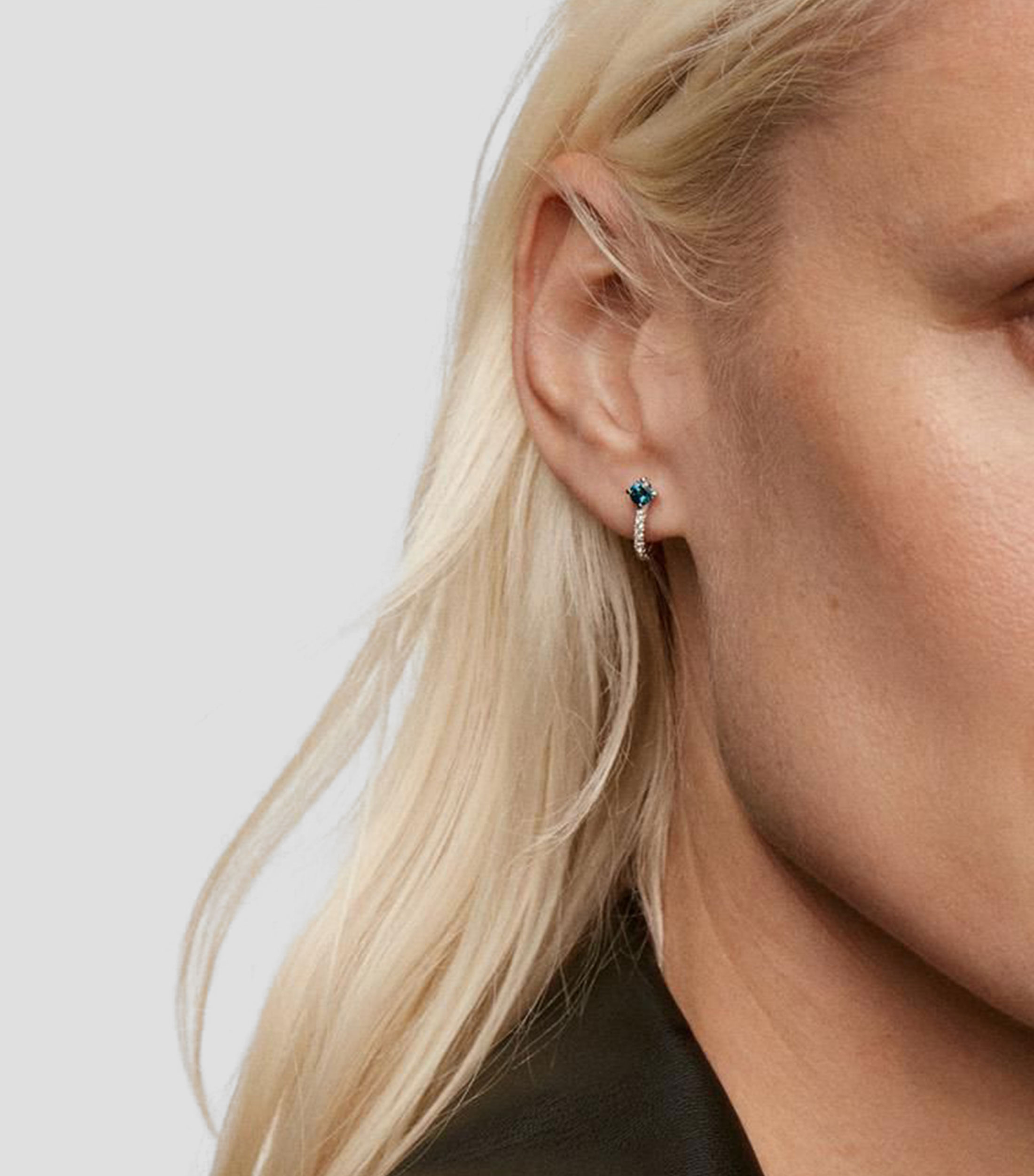 Pendientes en plata .925 de aro con topacios azul y blancos Mujer
