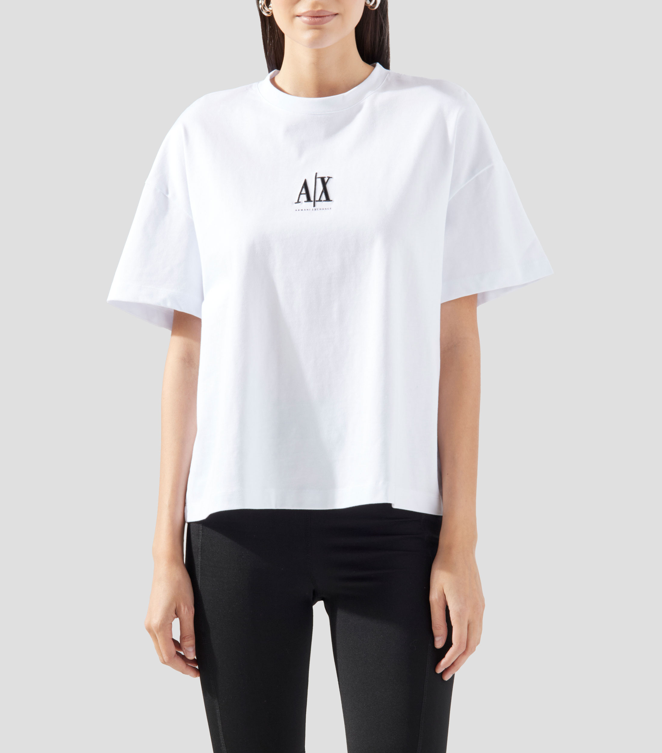 Playera cuello redondo manga corta con logotipo Mujer