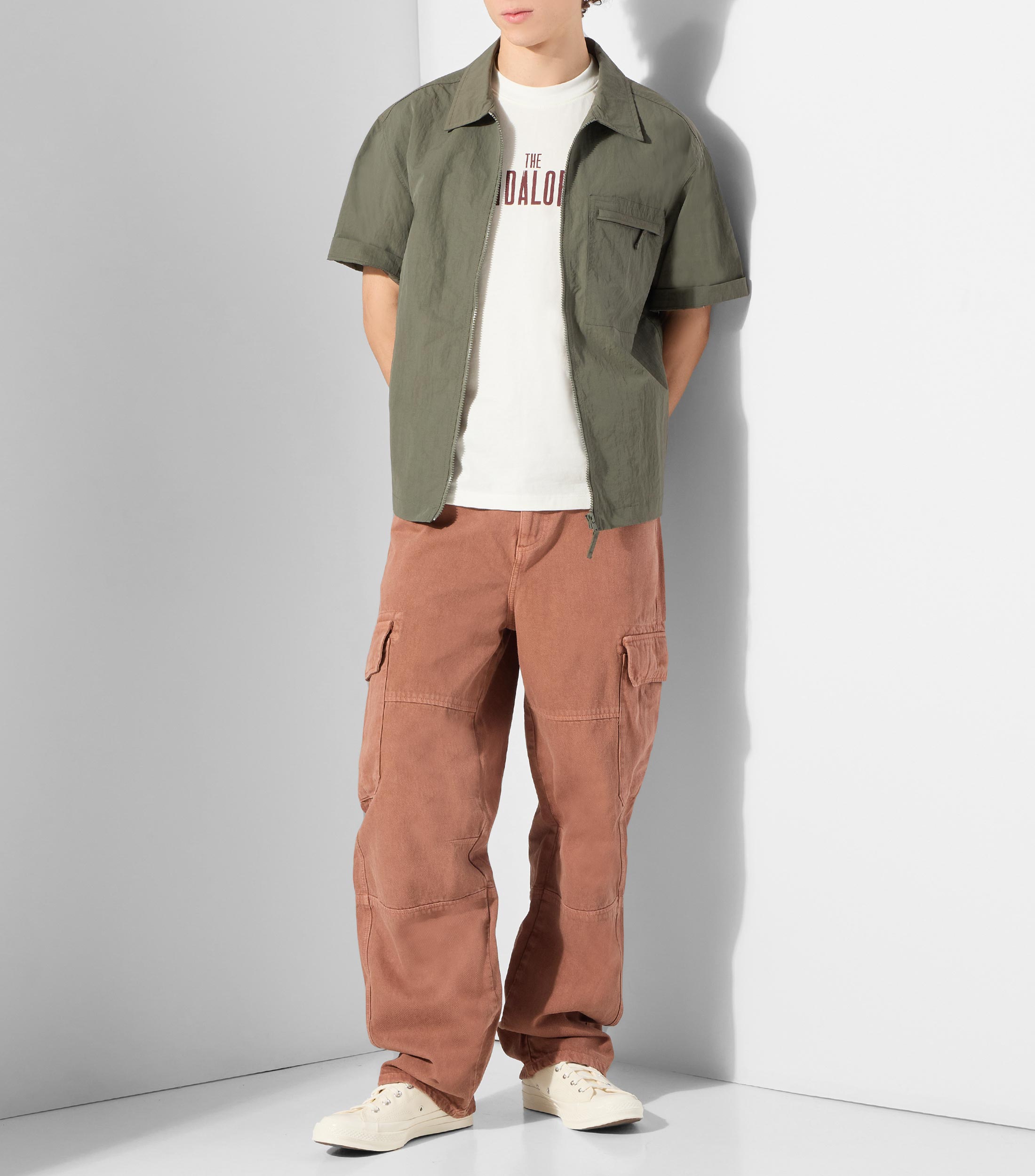 Playera de cuello redondo con manga corta estampada Hombre