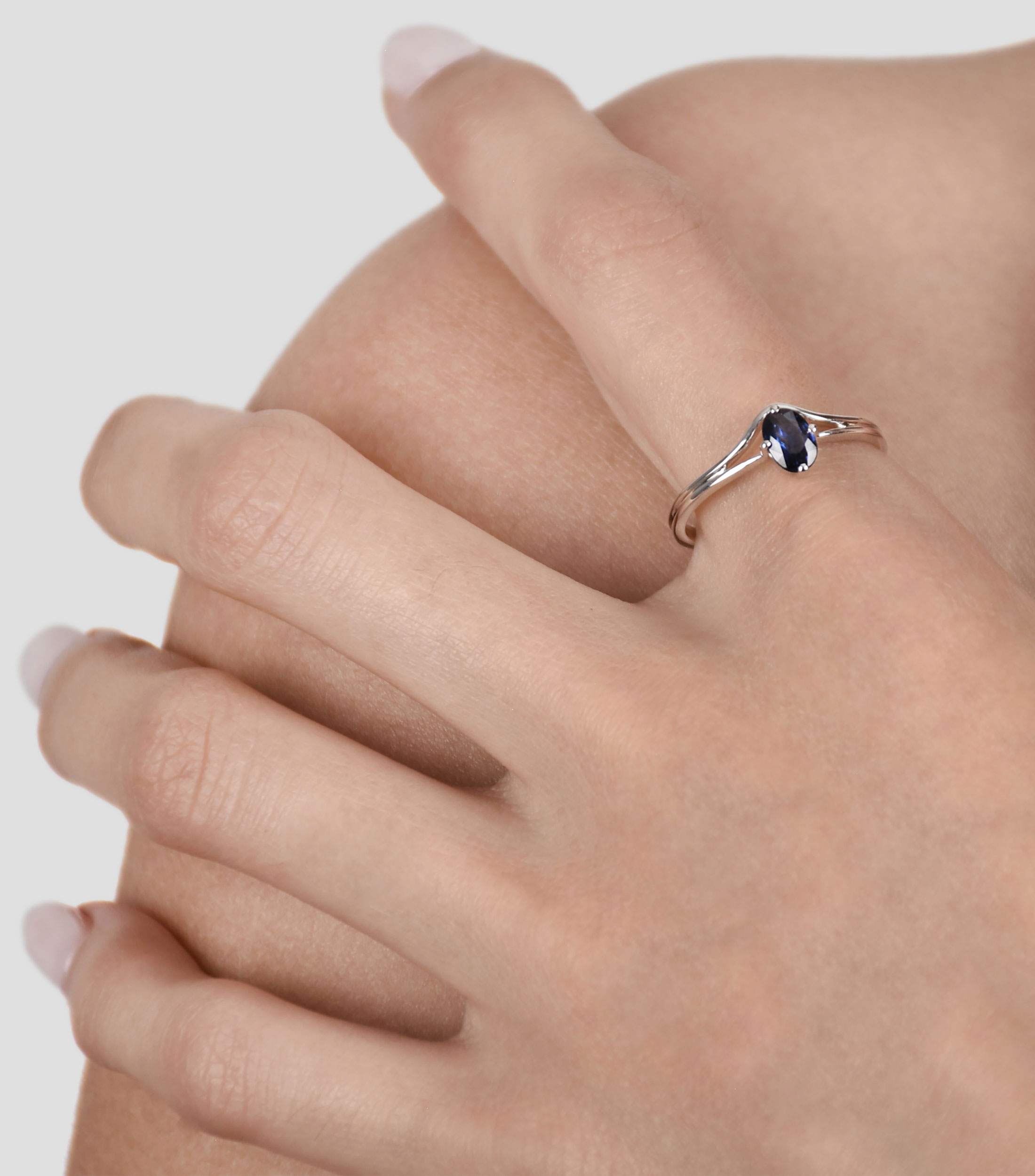 Anillo Solitario en oro con zafiro Mujer