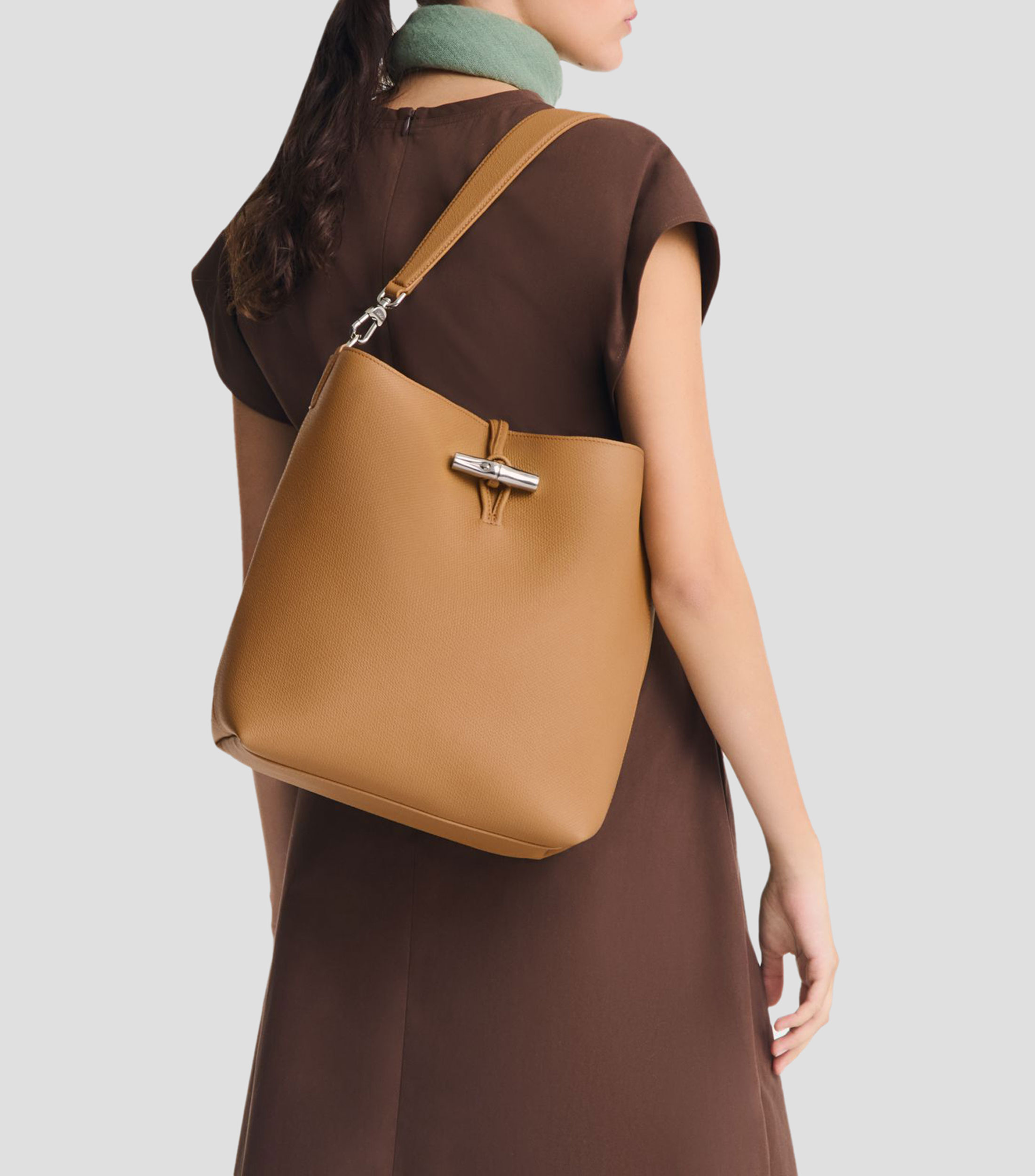 Bolsa Hobo Le Roseau M en piel cafe Mujer