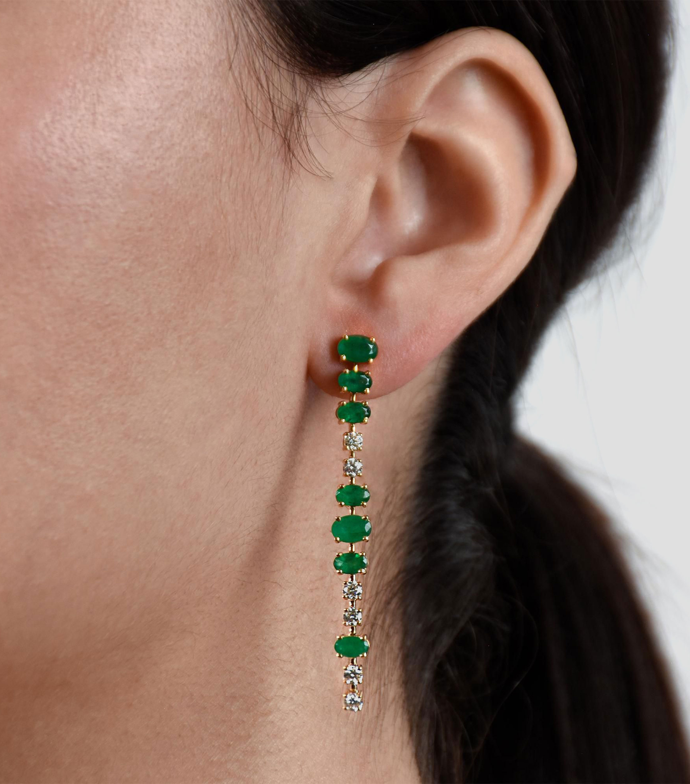 Aretes en Oro amarillo de 18 Kilates con Esmeralda y Diamante Mujer