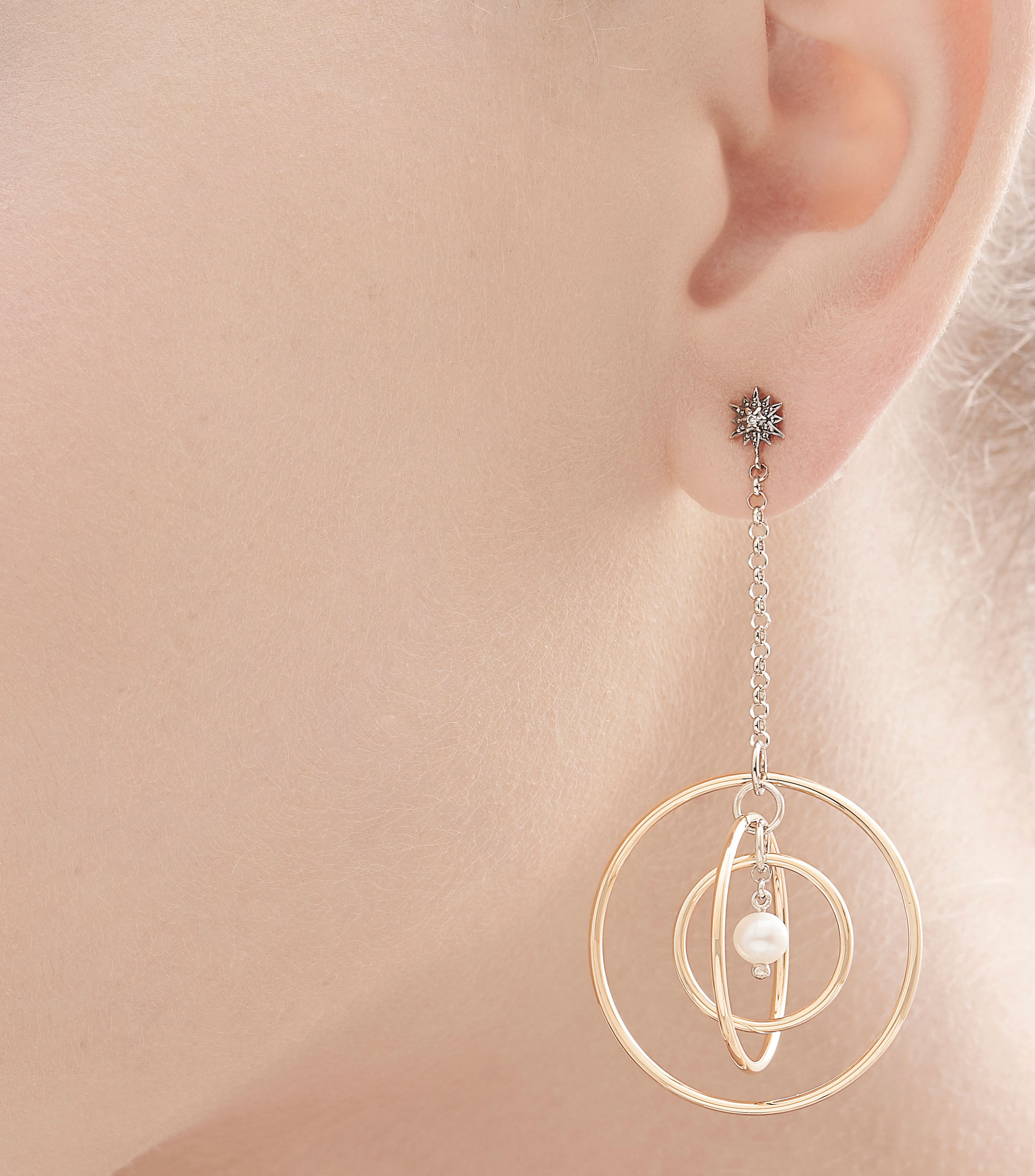 Aretes en oro amarillo con perlas Mujer