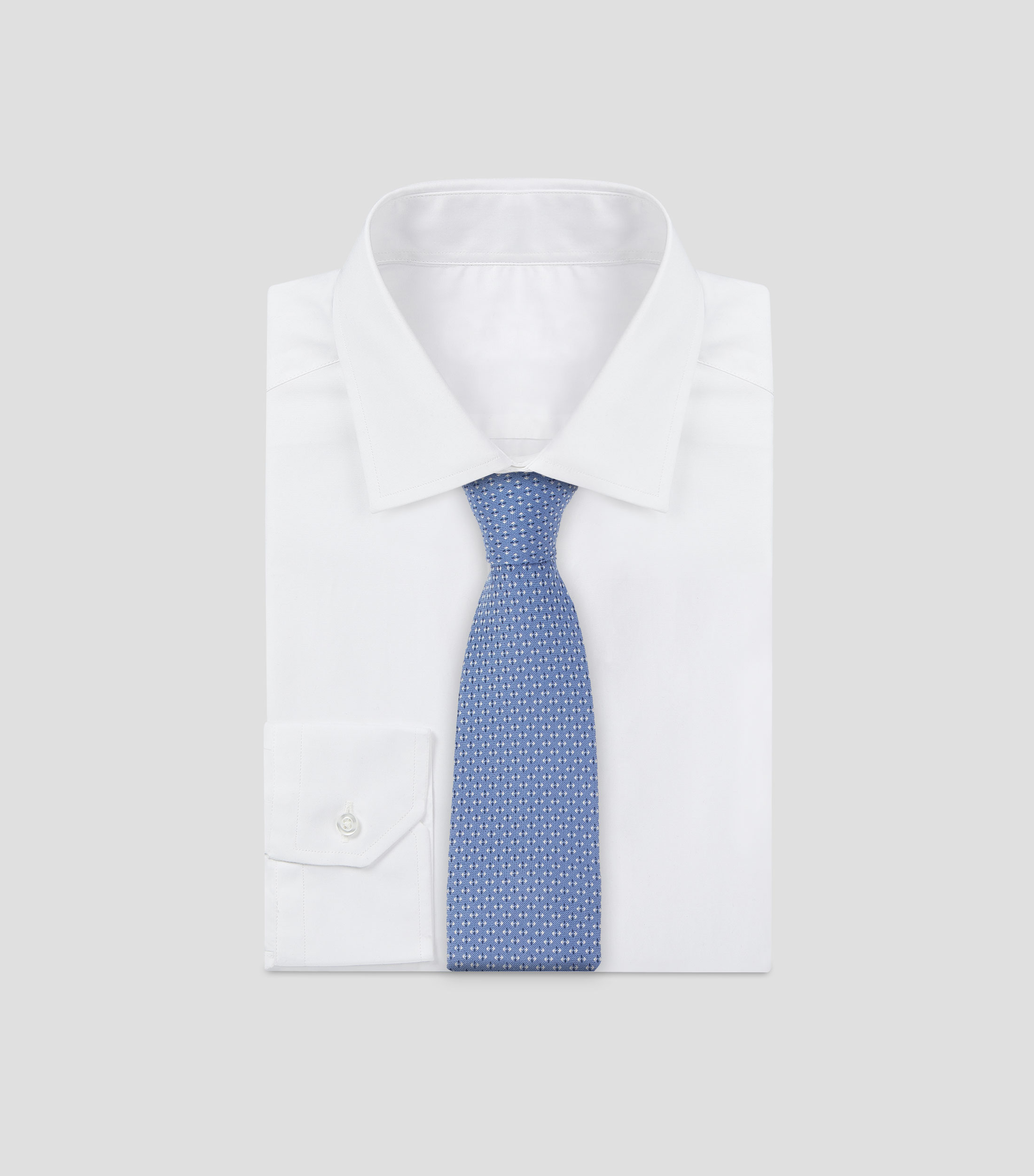 Corbata ancha bordada
