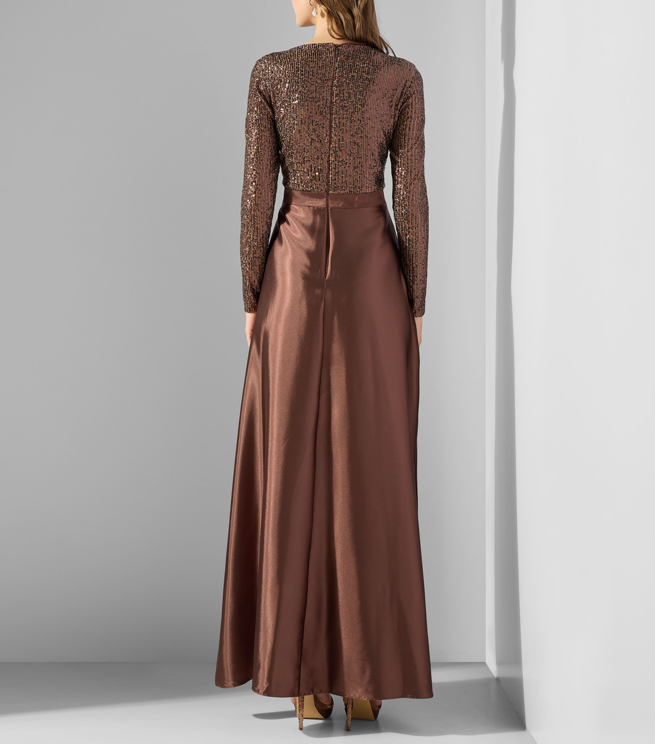 Vestido de fiesta largo con manga larga y lentejuelas Mujer