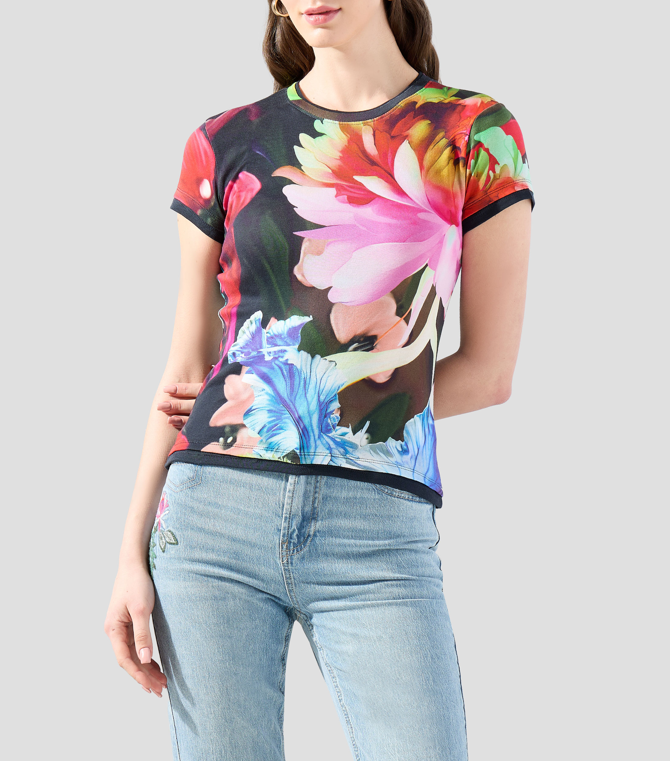 Playera cuello redondo manga corta estampada Mujer