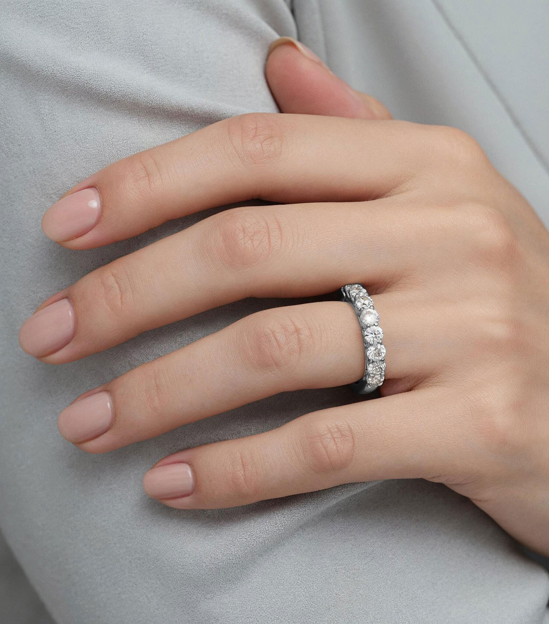 Anillo en Oro blanco de 14 Kilates con Diamantes Naturales Mujer