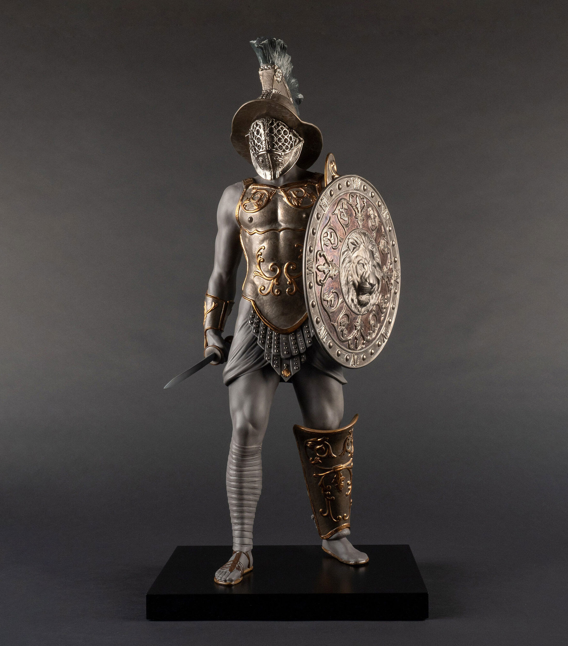 Figura Decorativa Gladiador en porcelana