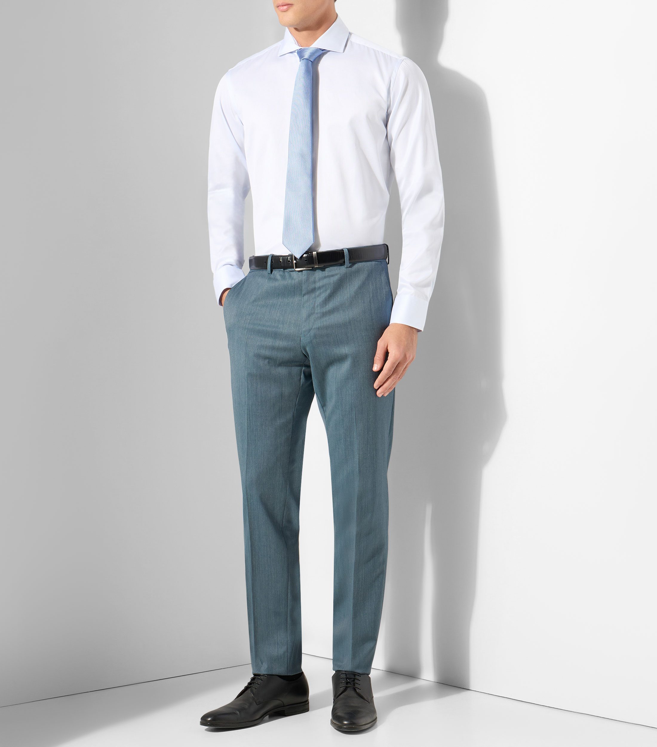 Camisa regular en algodón italiano con estructura Hombre