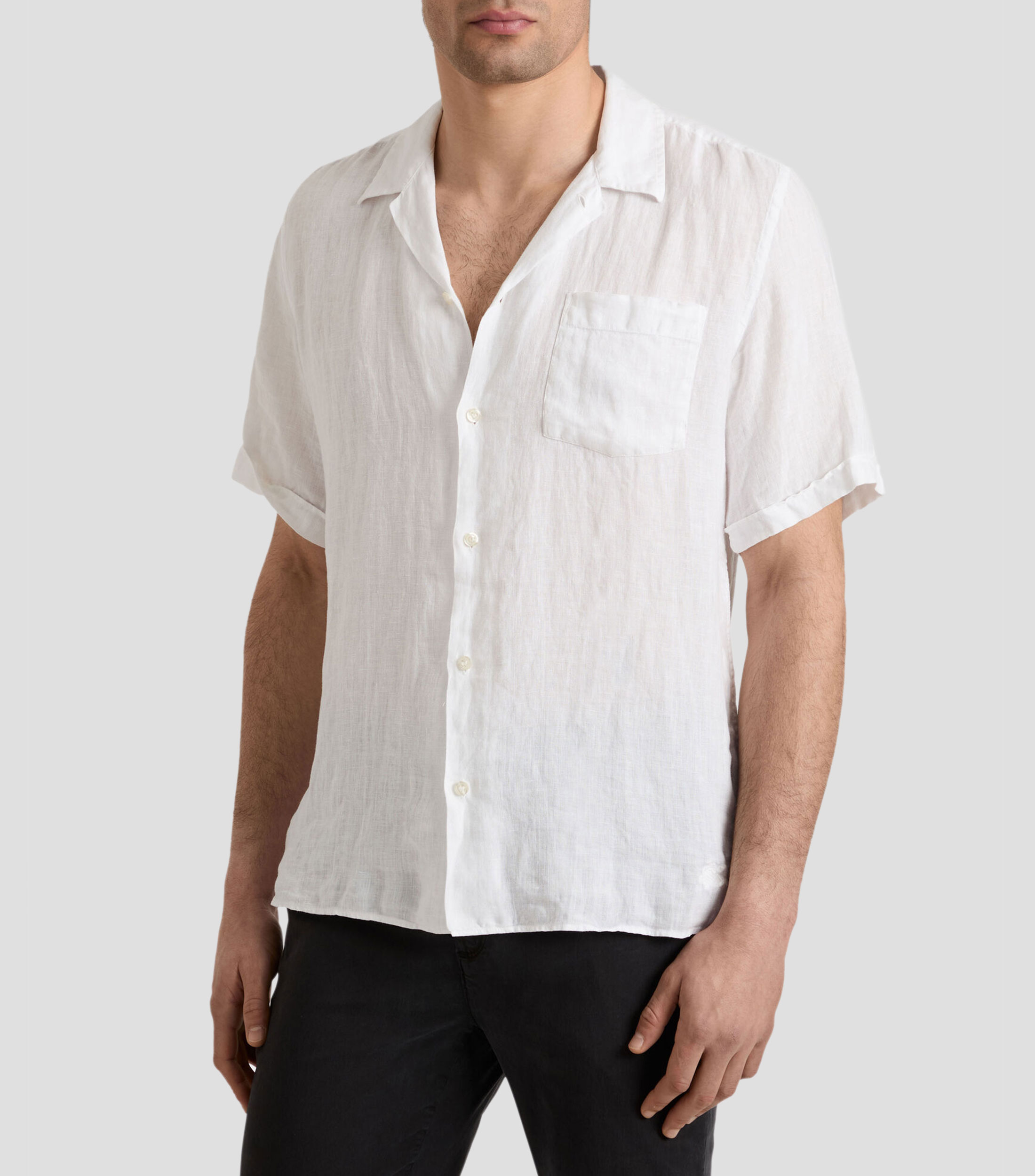 Camisa lisa en lino con manga corta Hombre