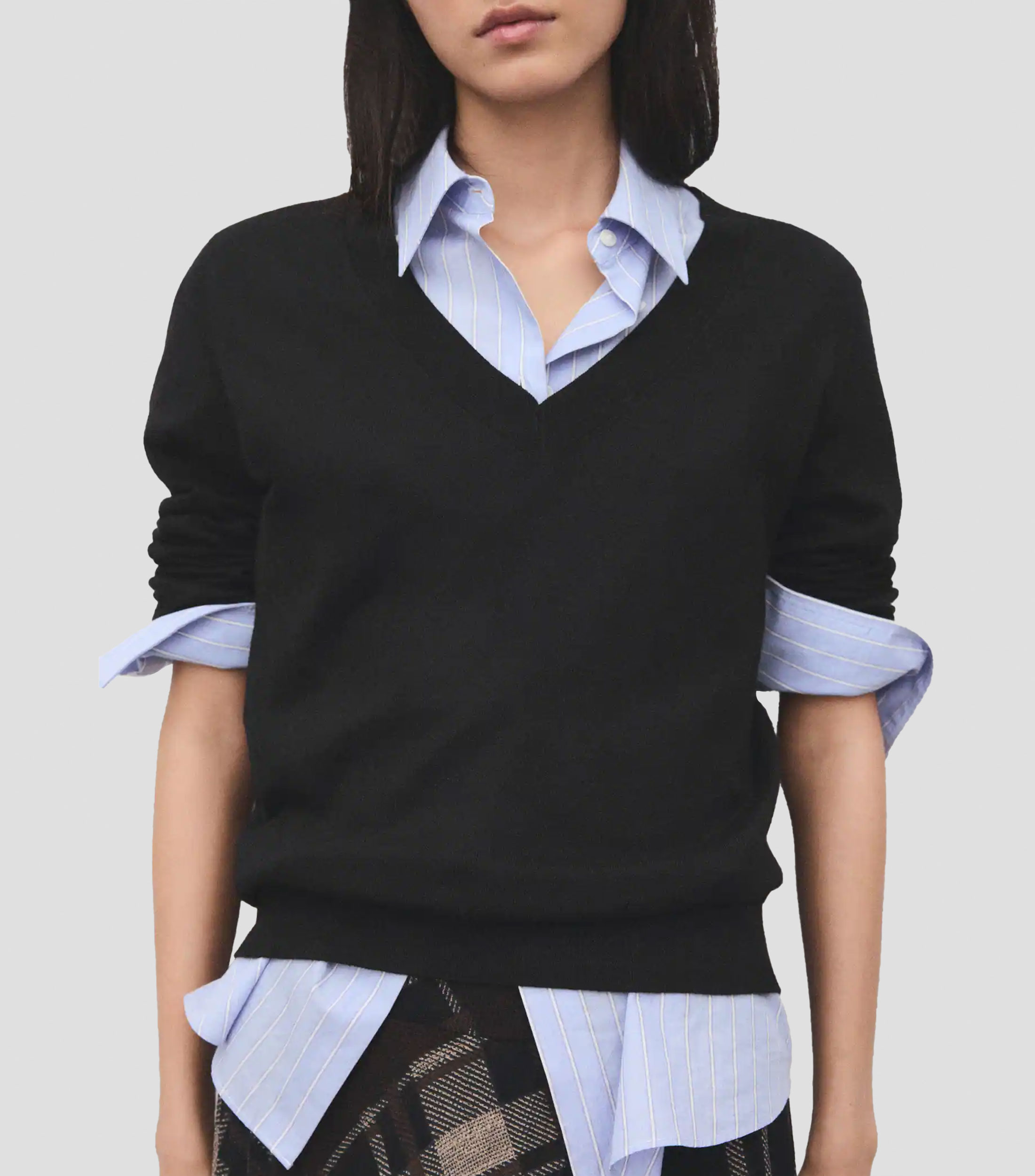 Suéter cuello V Mujer