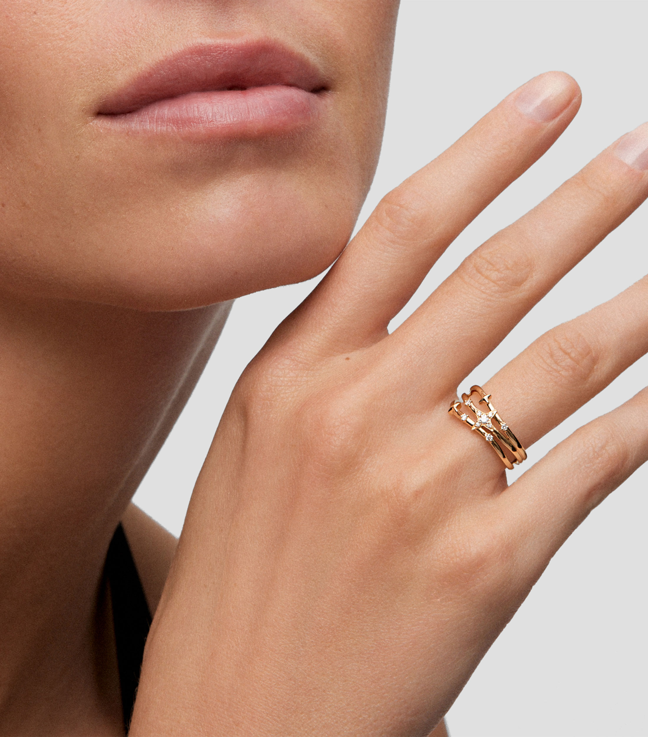 Anillo en oro amarillo de 18 kilates Orión con diamantes Mujer