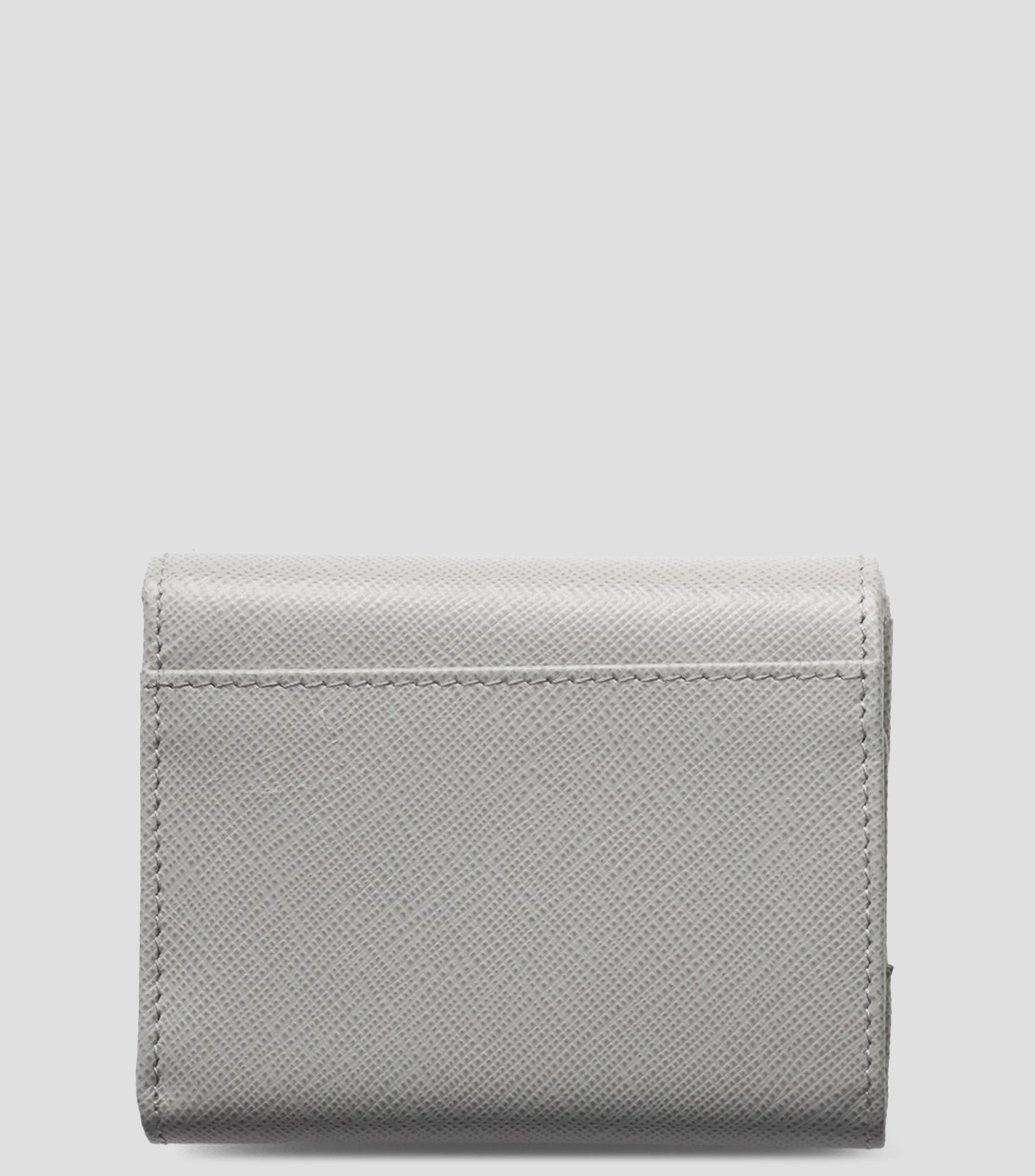 Cartera en piel con detalle texturizado Mujer
