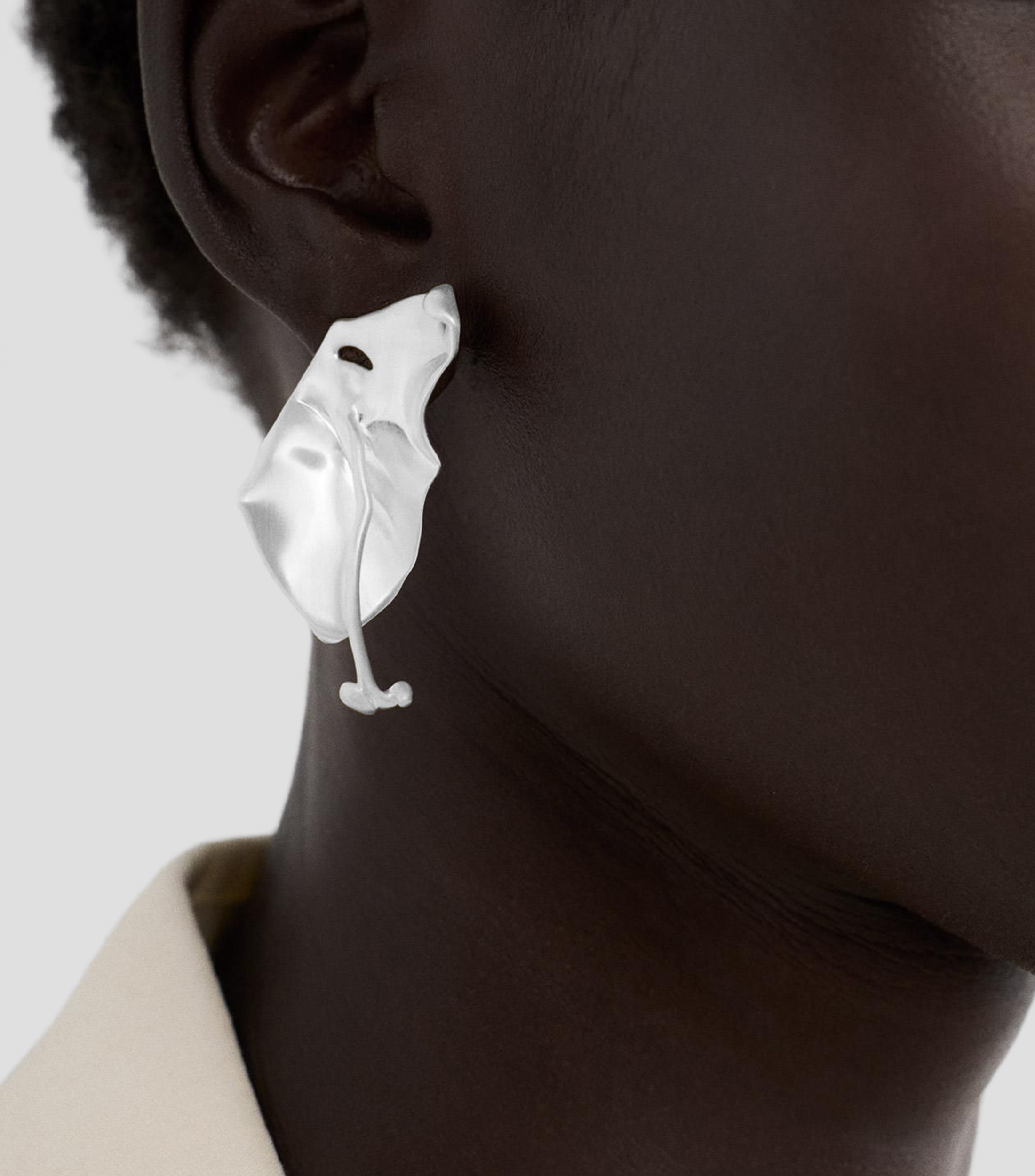 Aretes de forma de hoja arrugada Mujer