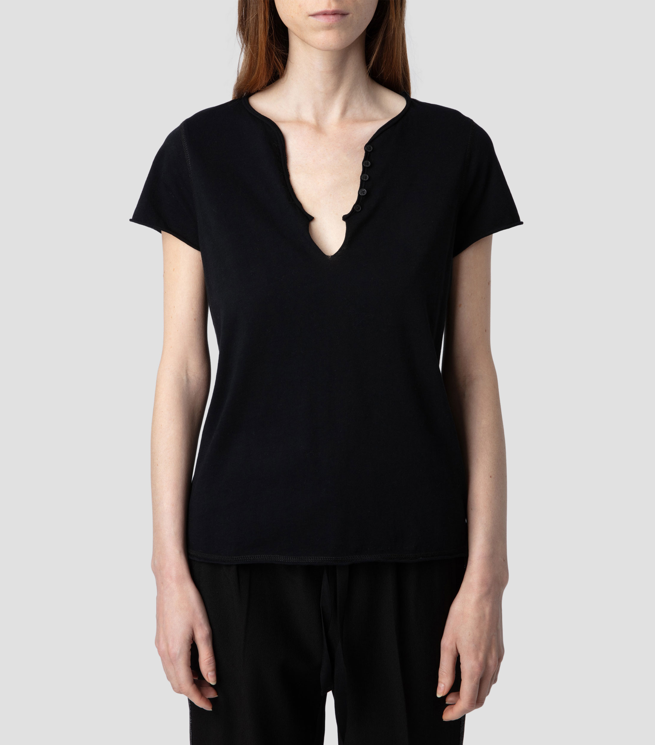 Playera cuello V manga corta Mujer
