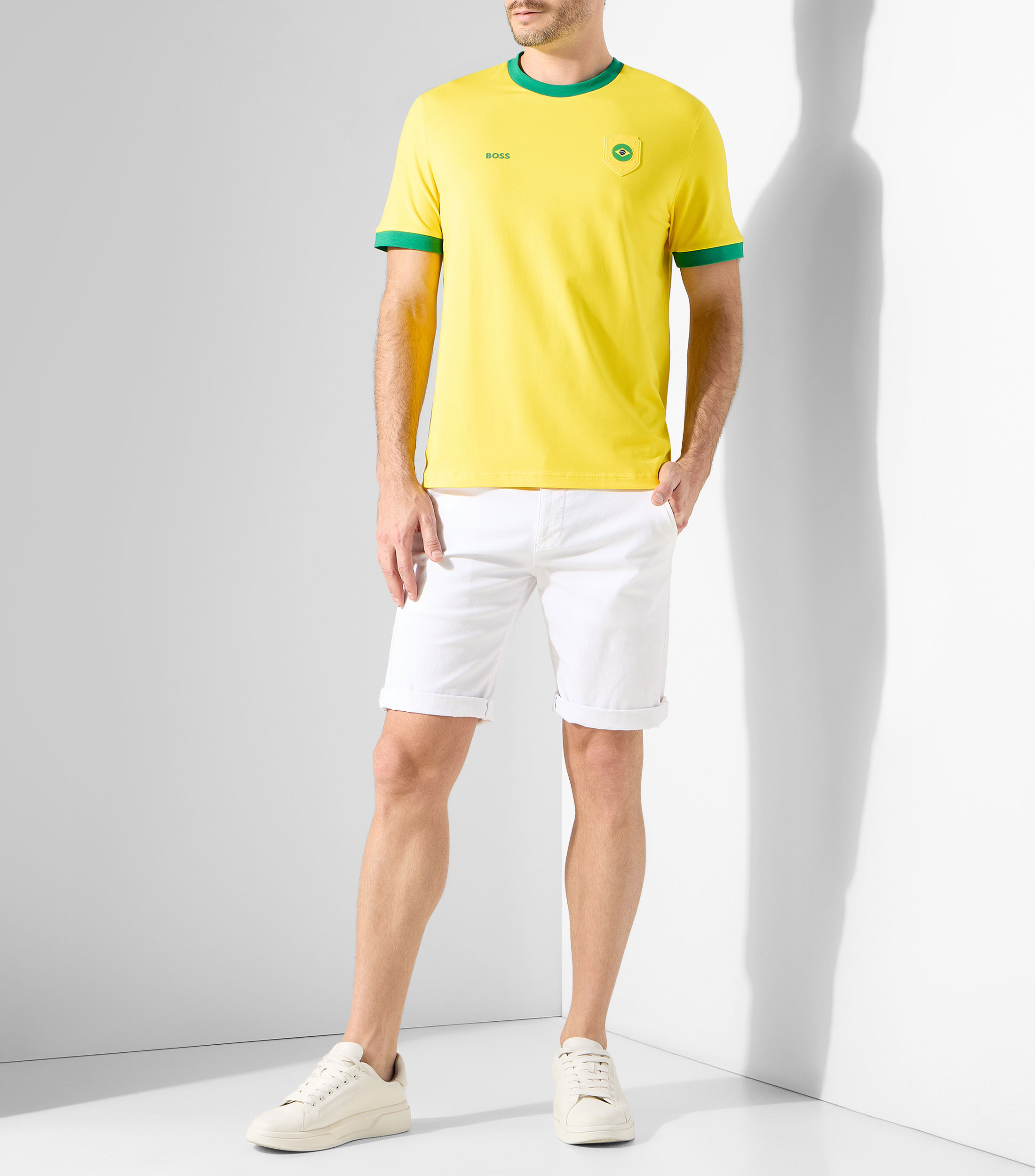 Playera cuello redondo manga corta sólida Brasil Hombre