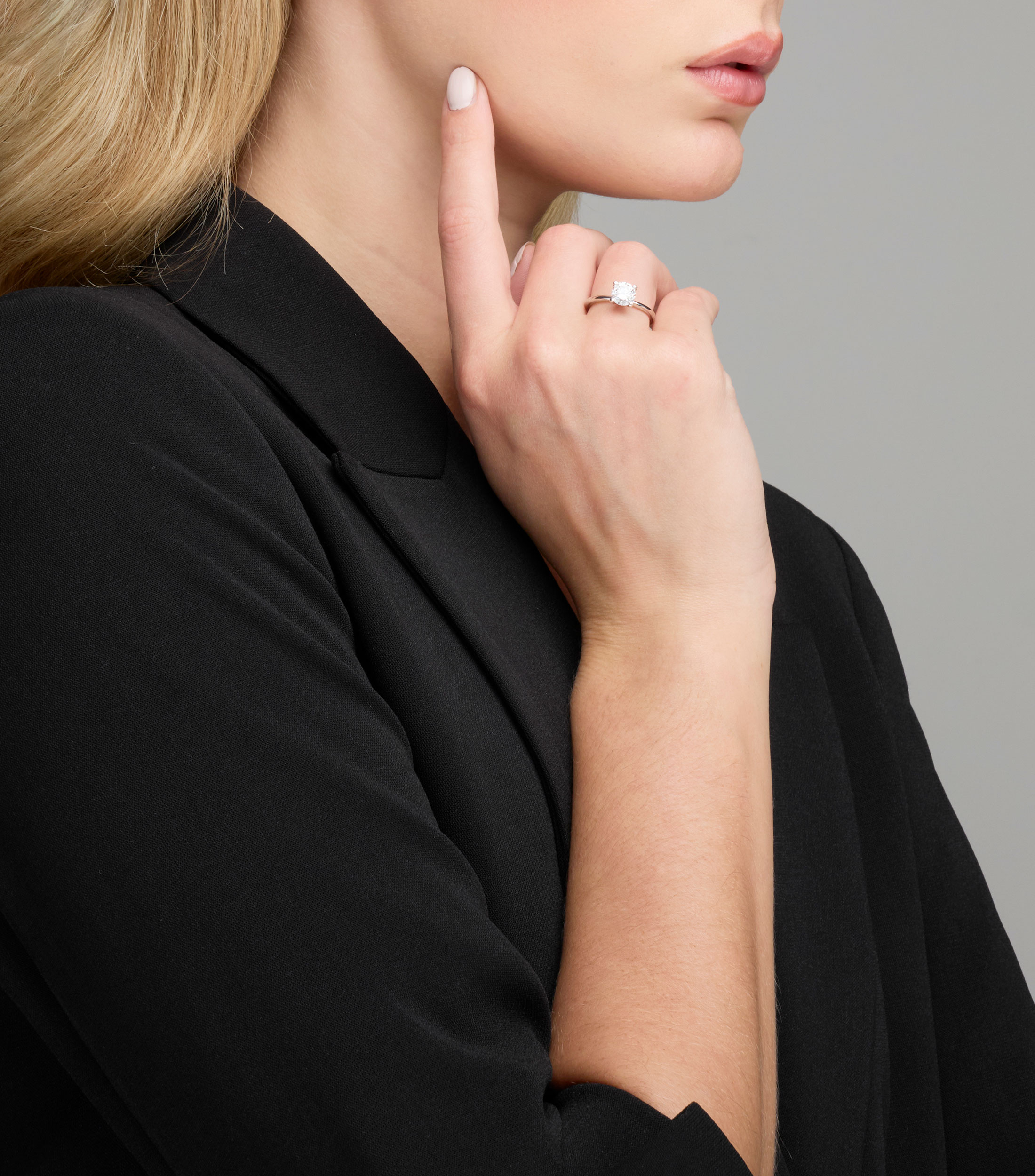 Anillo solitario en oro blanco de 14 kilates con diamante Mujer