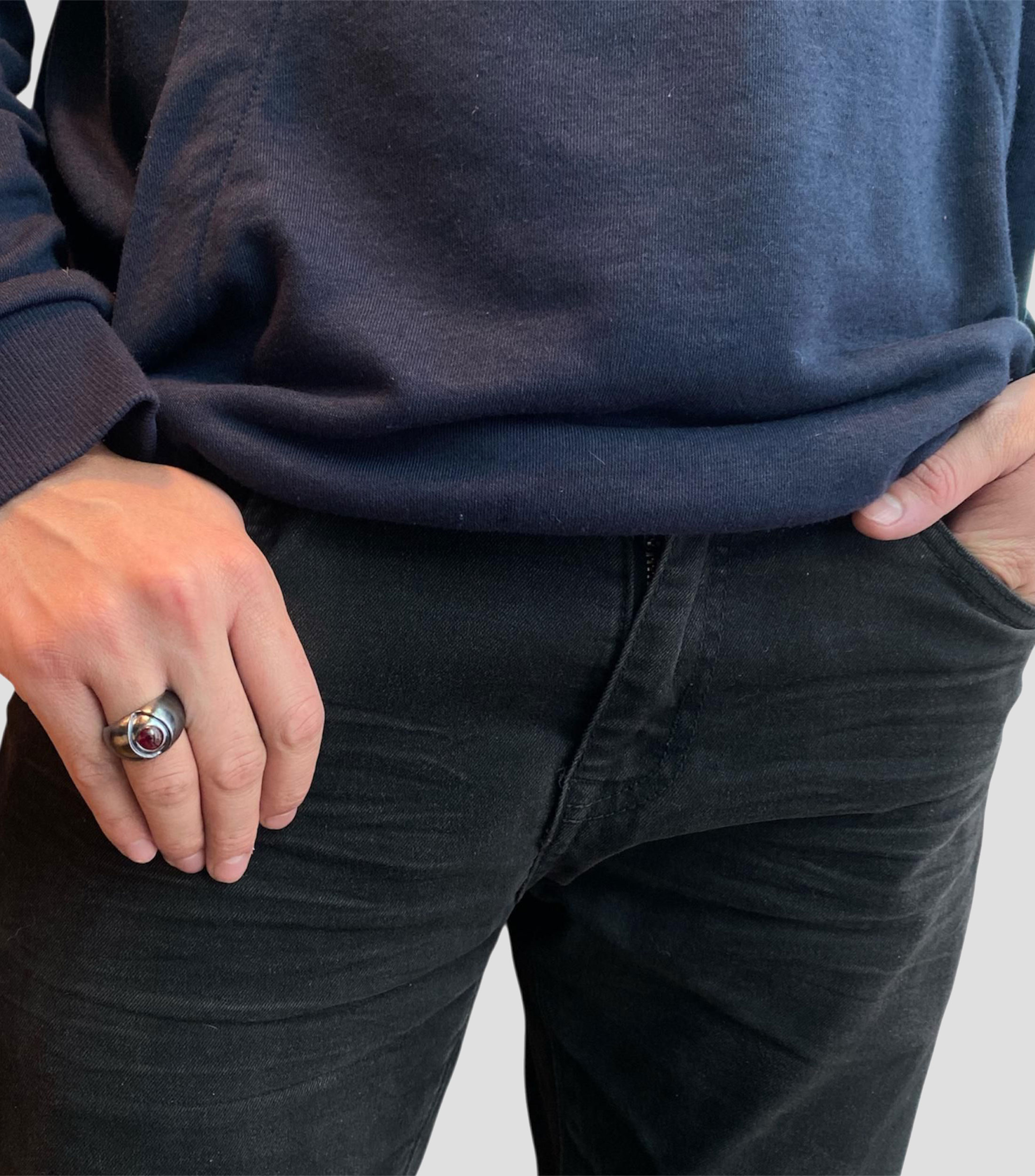 Anillo en plata .925 con granate Hombre